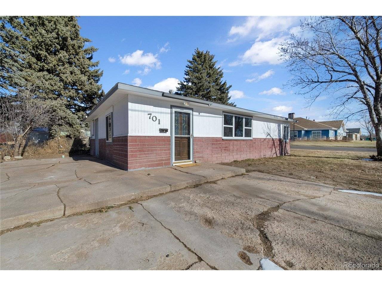 701 4th, Akron, CO 80720