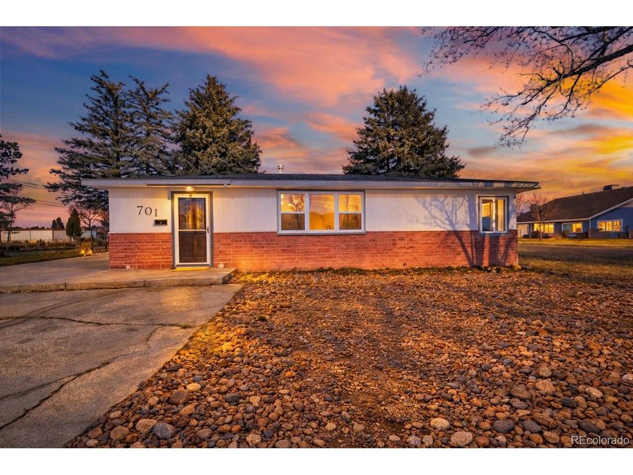 701 4th, Akron, CO 80720