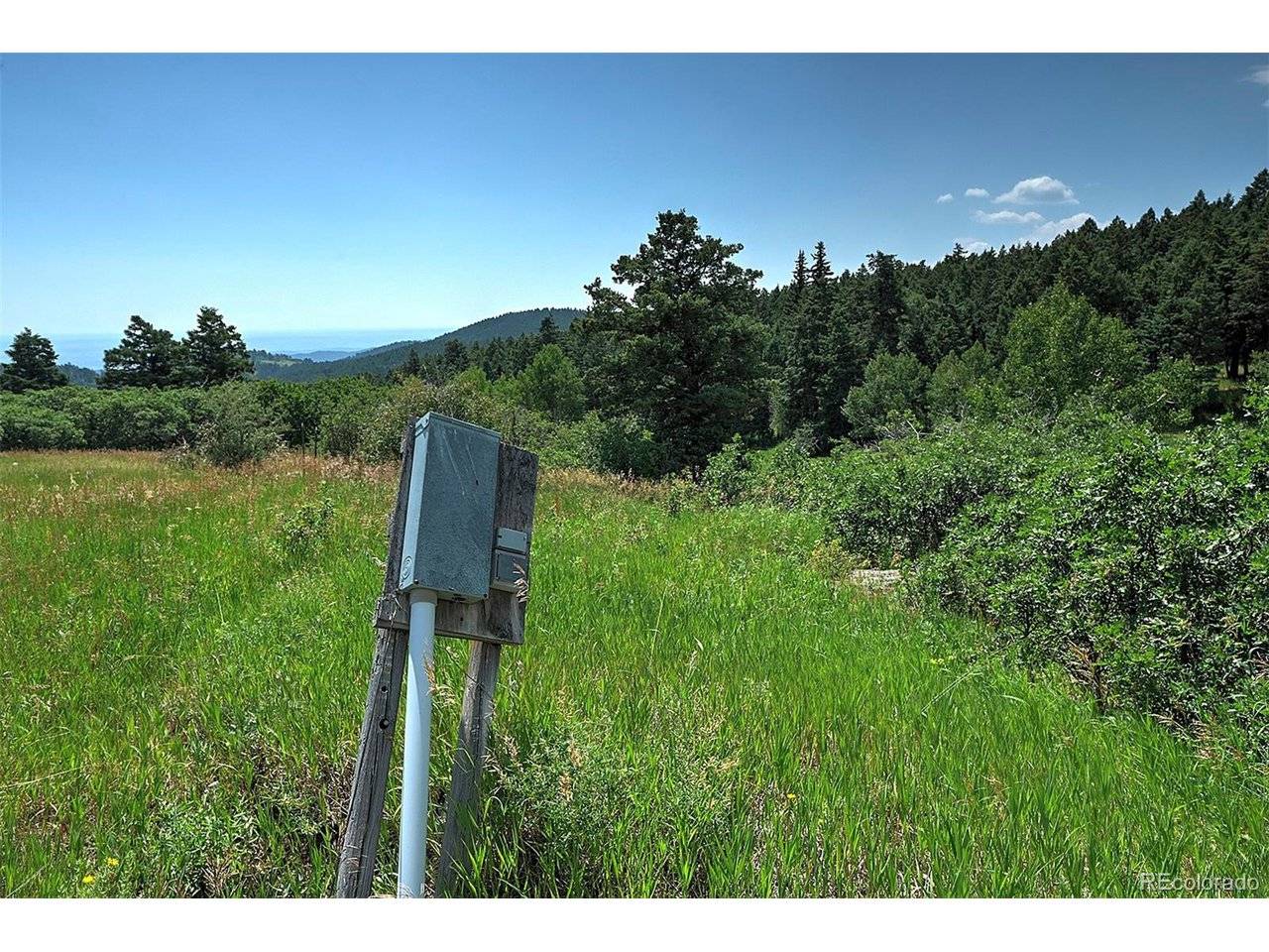 13884 N Trail, Littleton, CO 80127