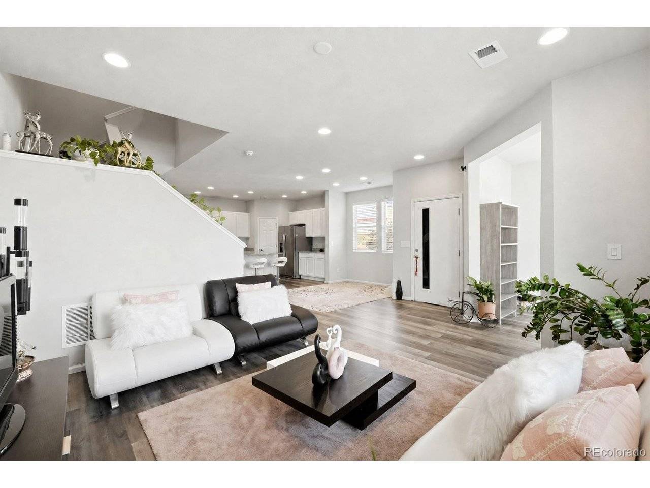 16291 Bolling, Denver, CO 80239