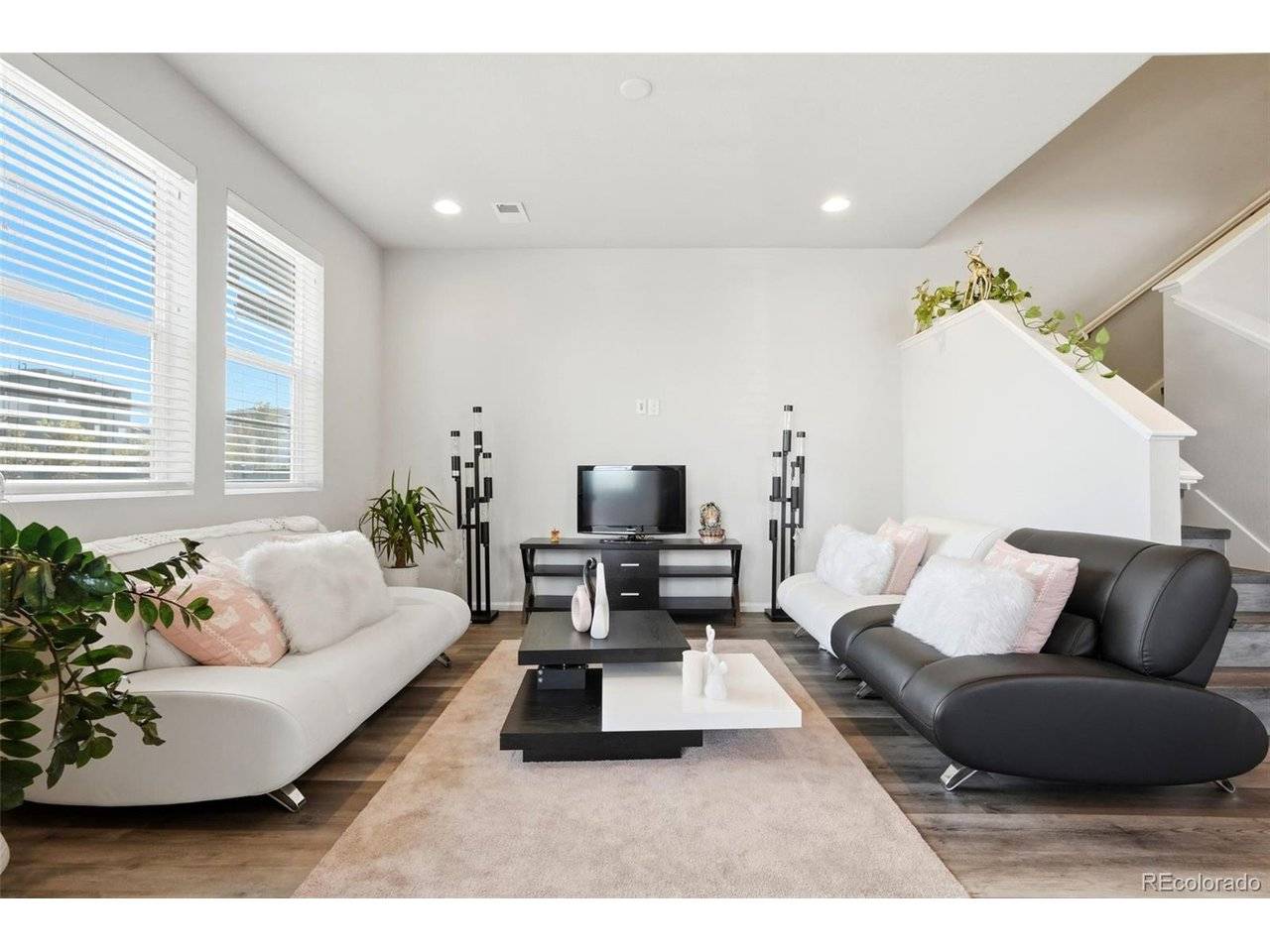 16291 Bolling, Denver, CO 80239