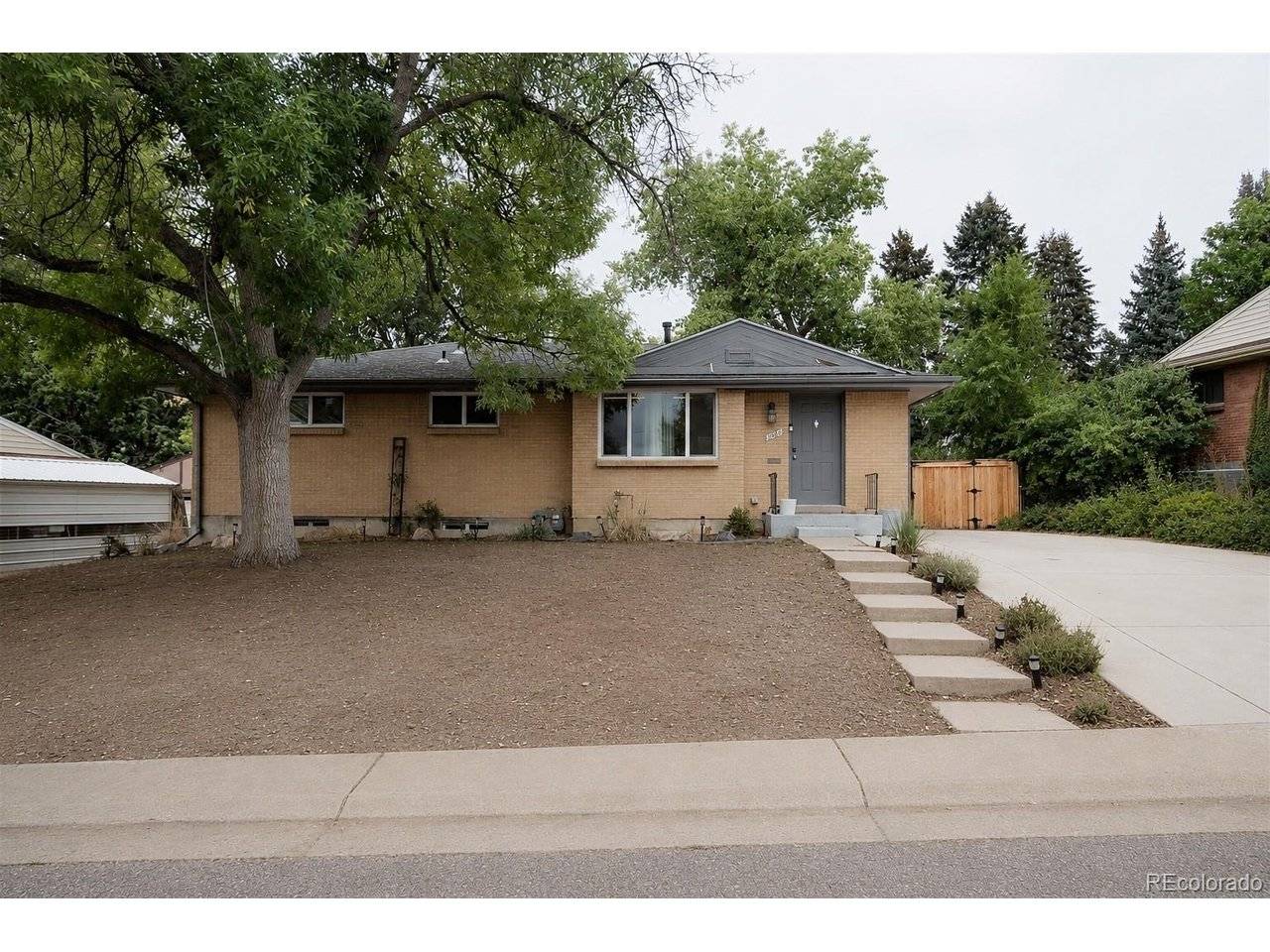 2569 E Cresthill, Centennial, CO 80121