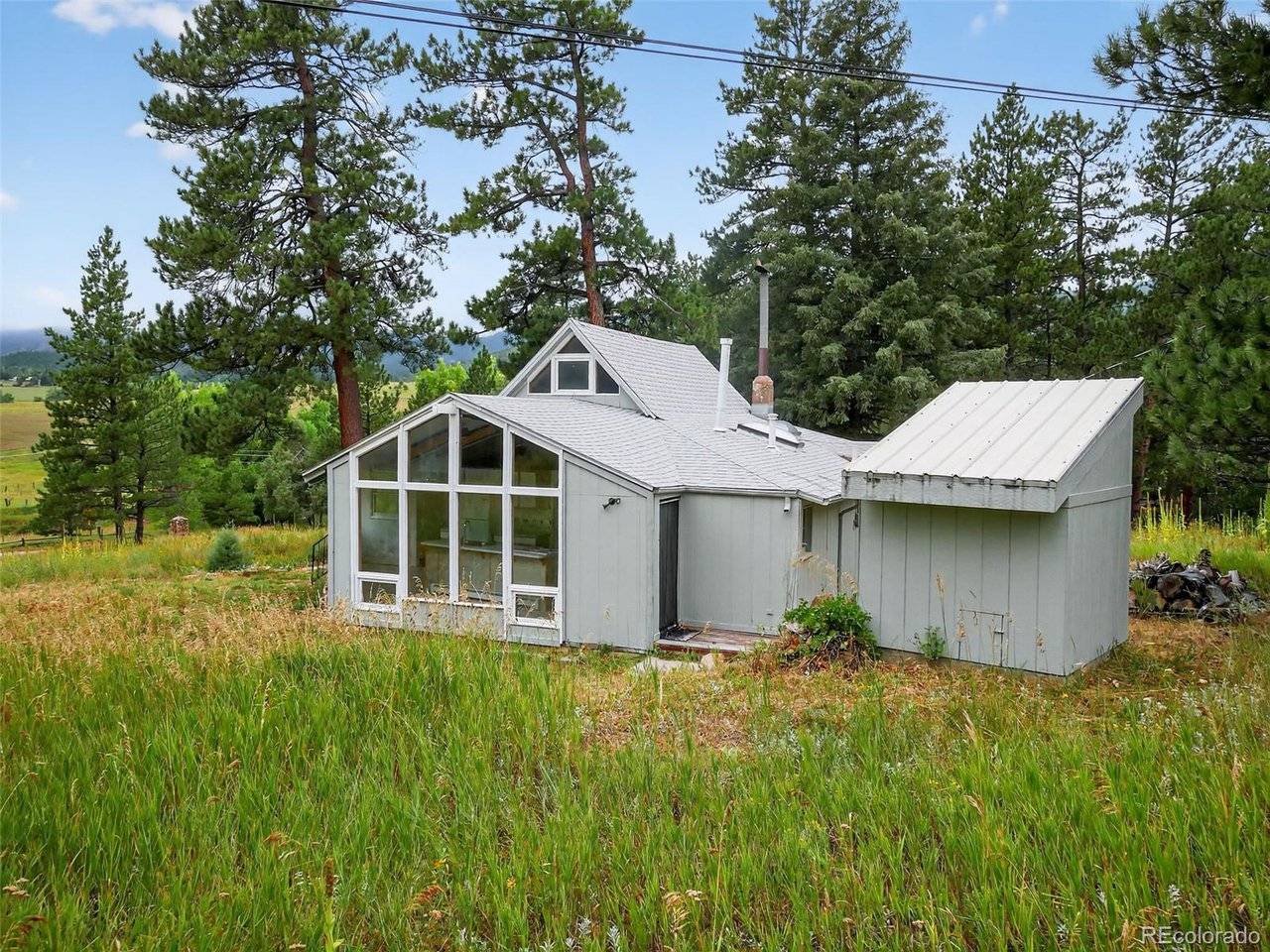 8689 Douglas, Beulah, CO 81023