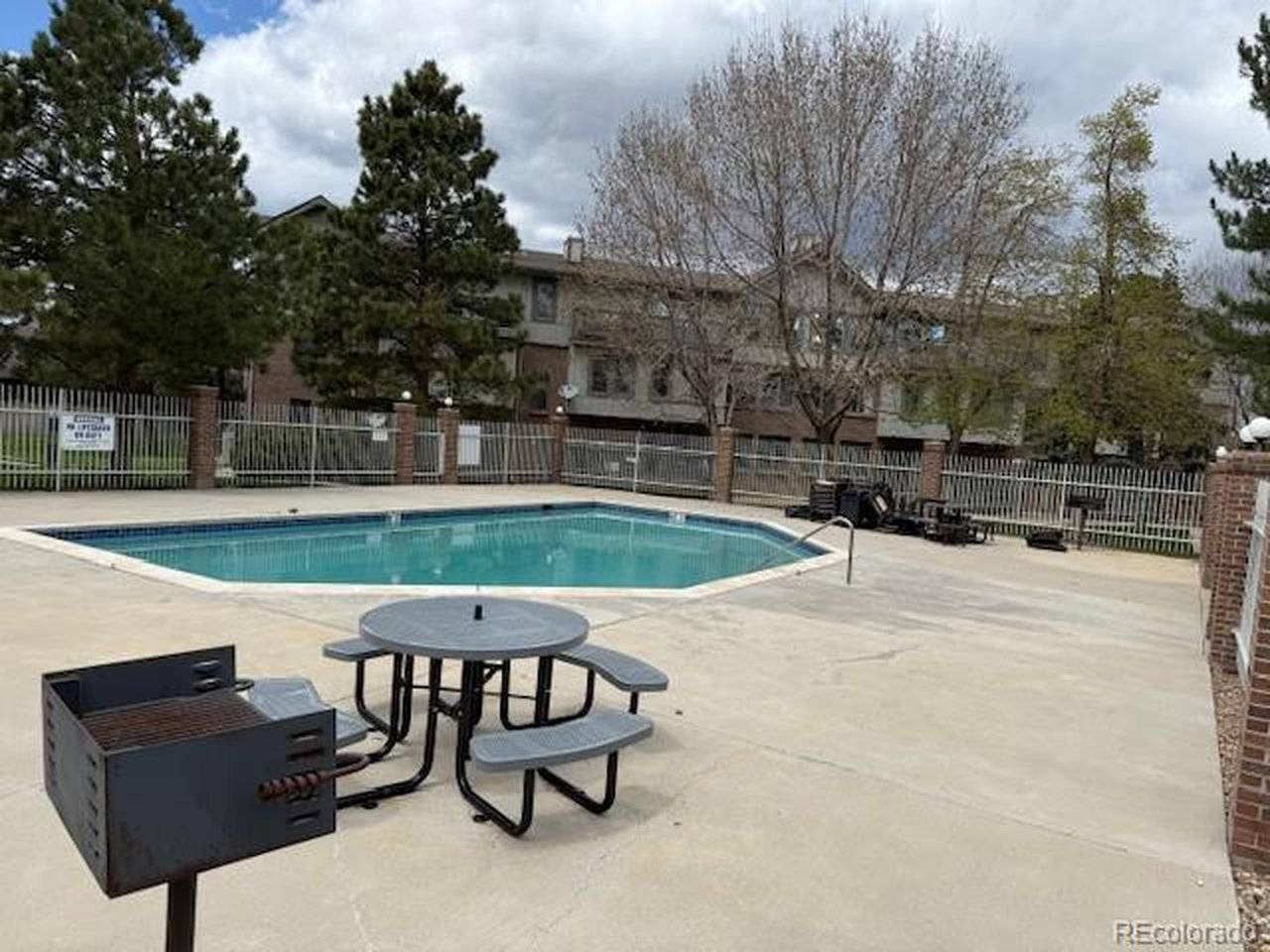 6475 S Dayton #102, Englewood, CO 80111