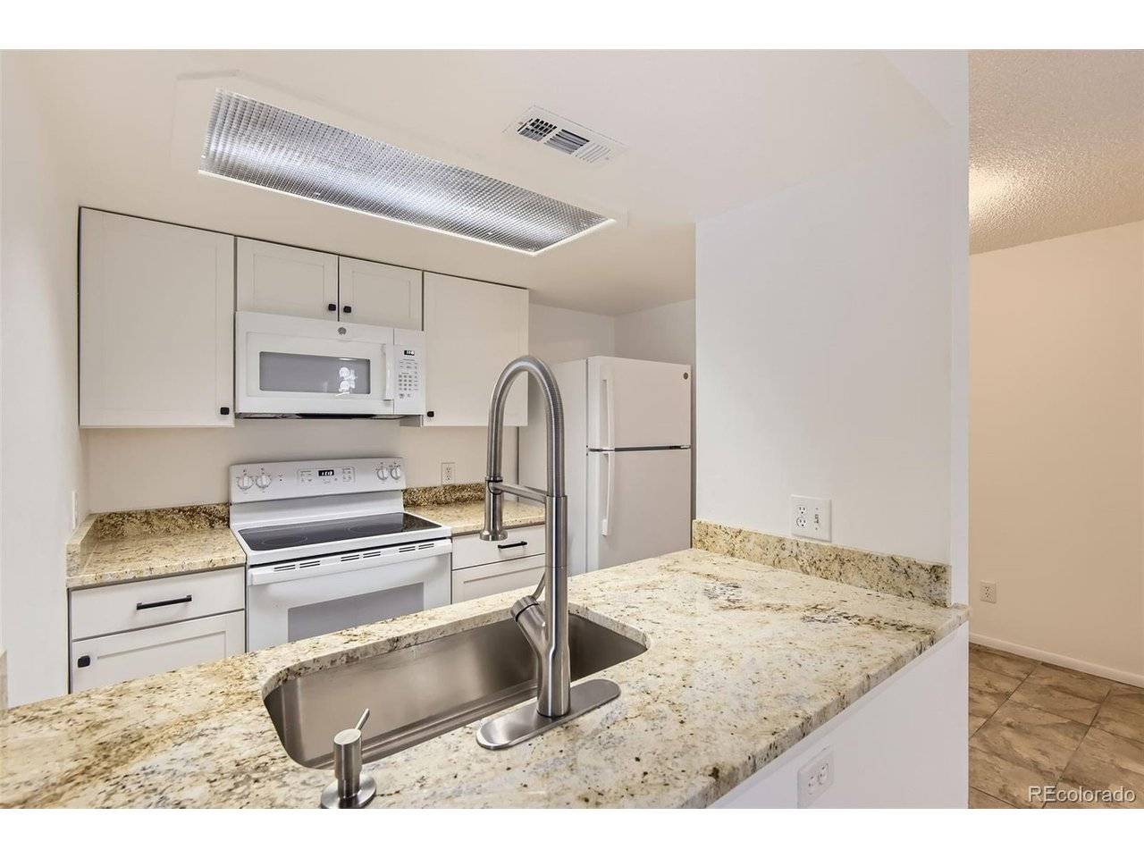 6475 S Dayton #102, Englewood, CO 80111