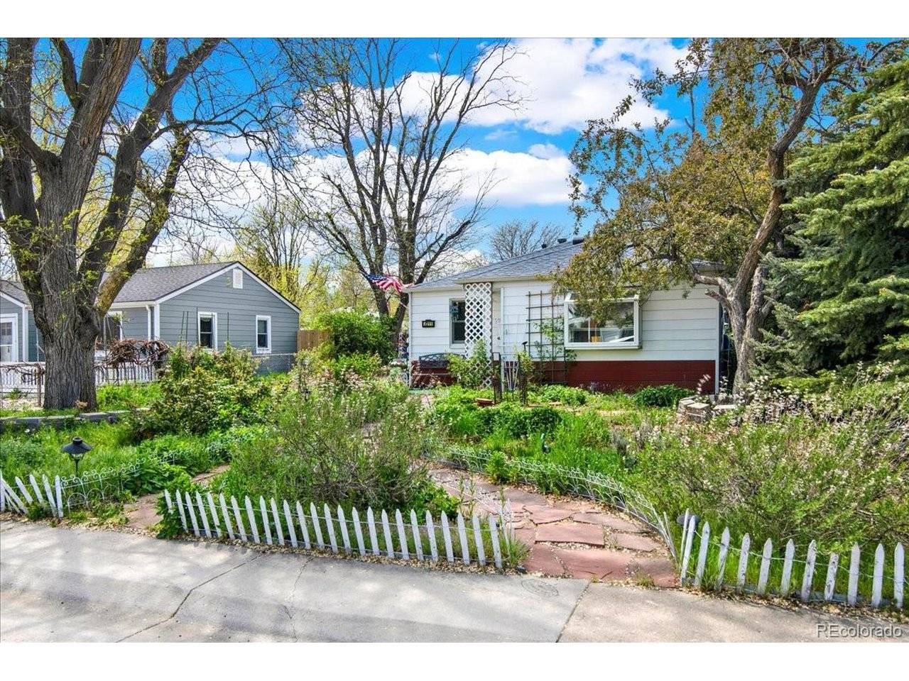 5211 Dover, Arvada, CO 80002