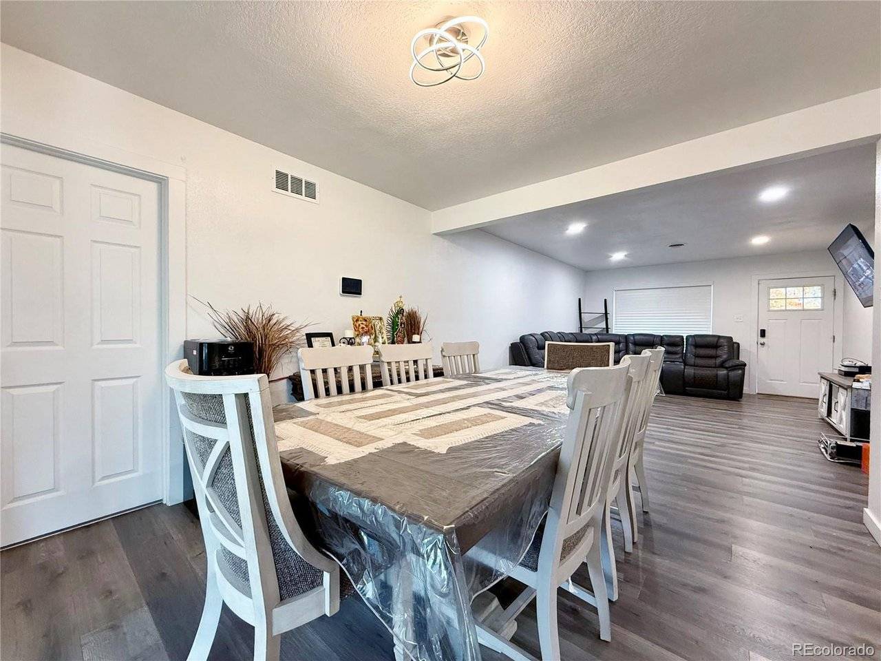1001 Troy, Aurora, CO 80011