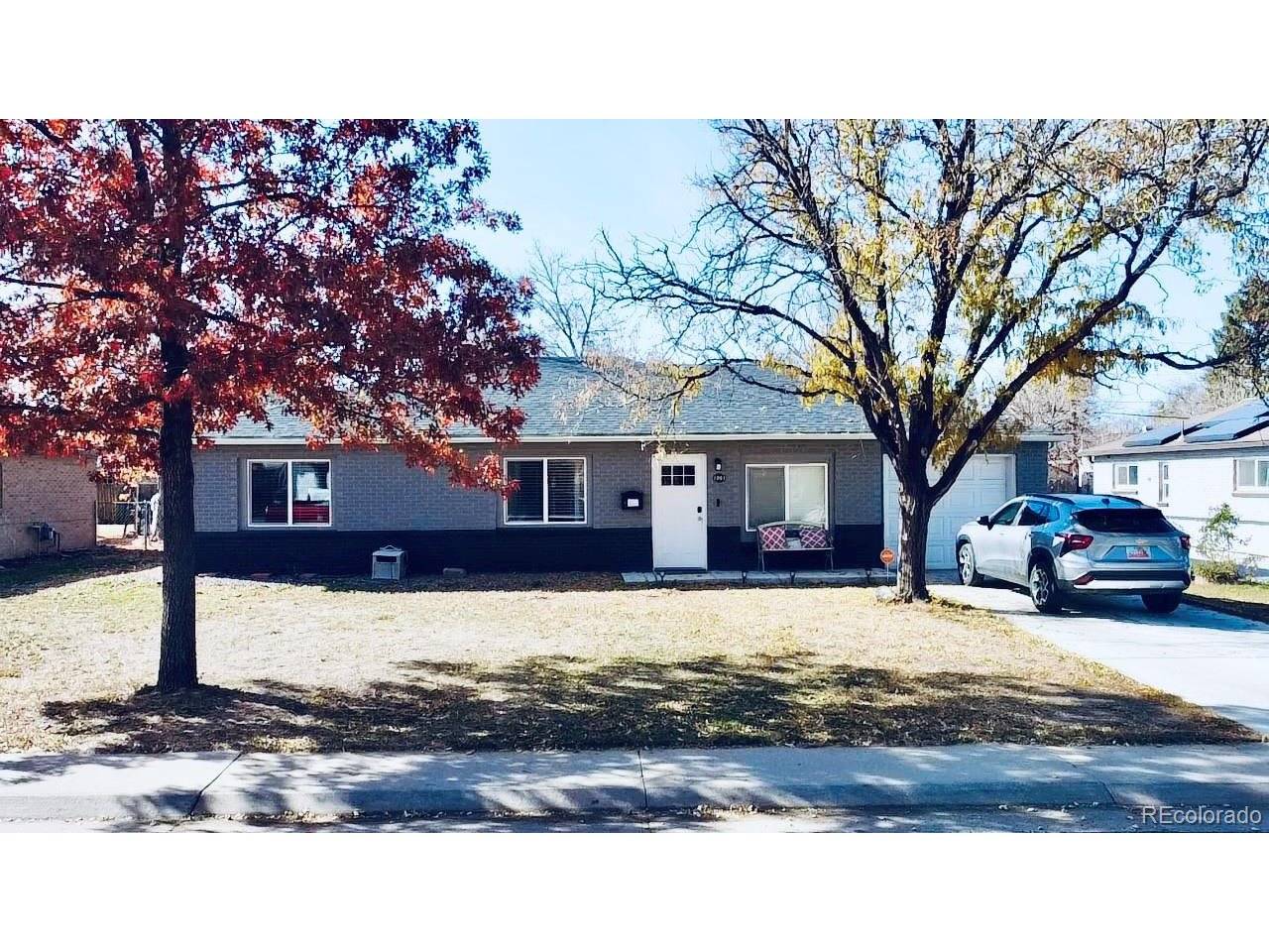 1001 Troy, Aurora, CO 80011