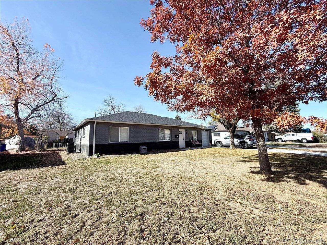 1001 Troy, Aurora, CO 80011