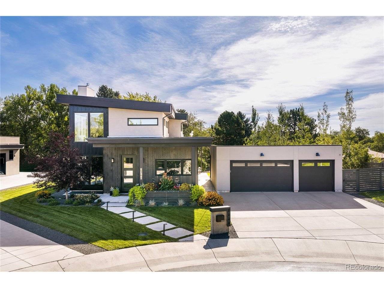 2560 Newcombe, Lakewood, CO 80215