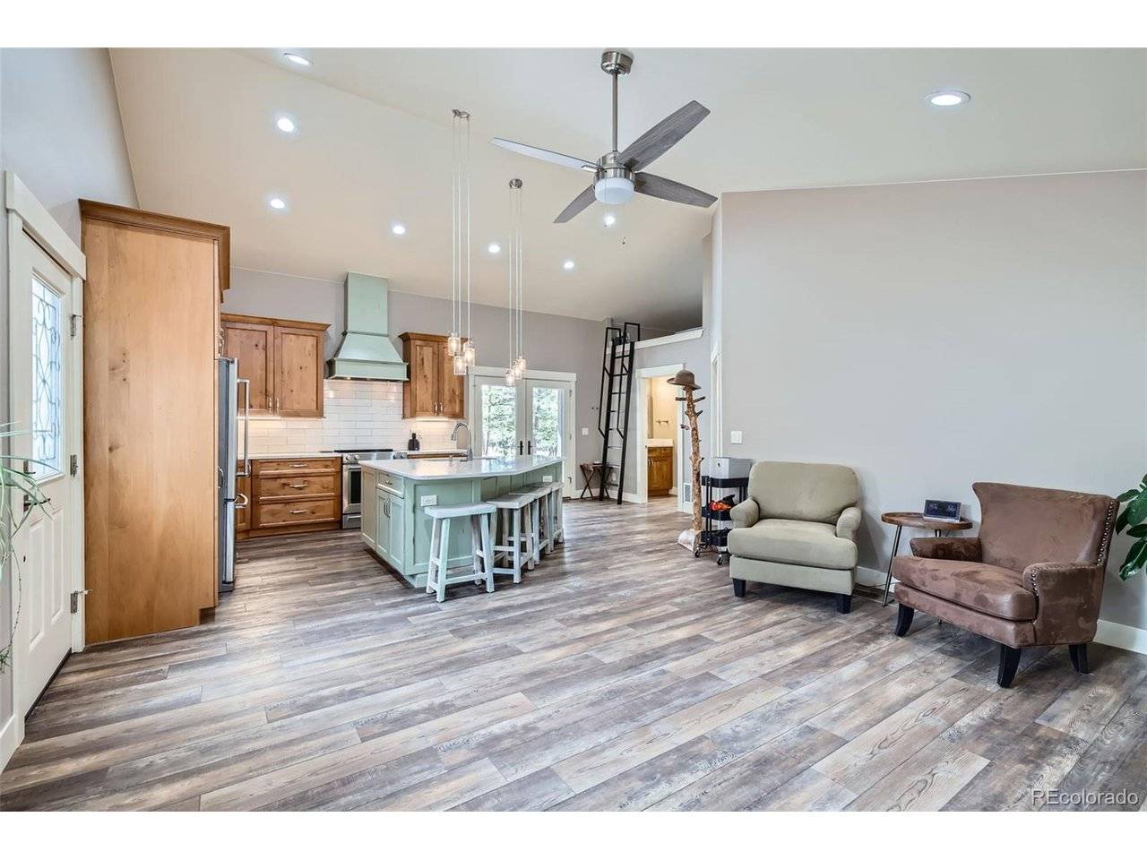 352 Peak View, Florissant, CO 80816