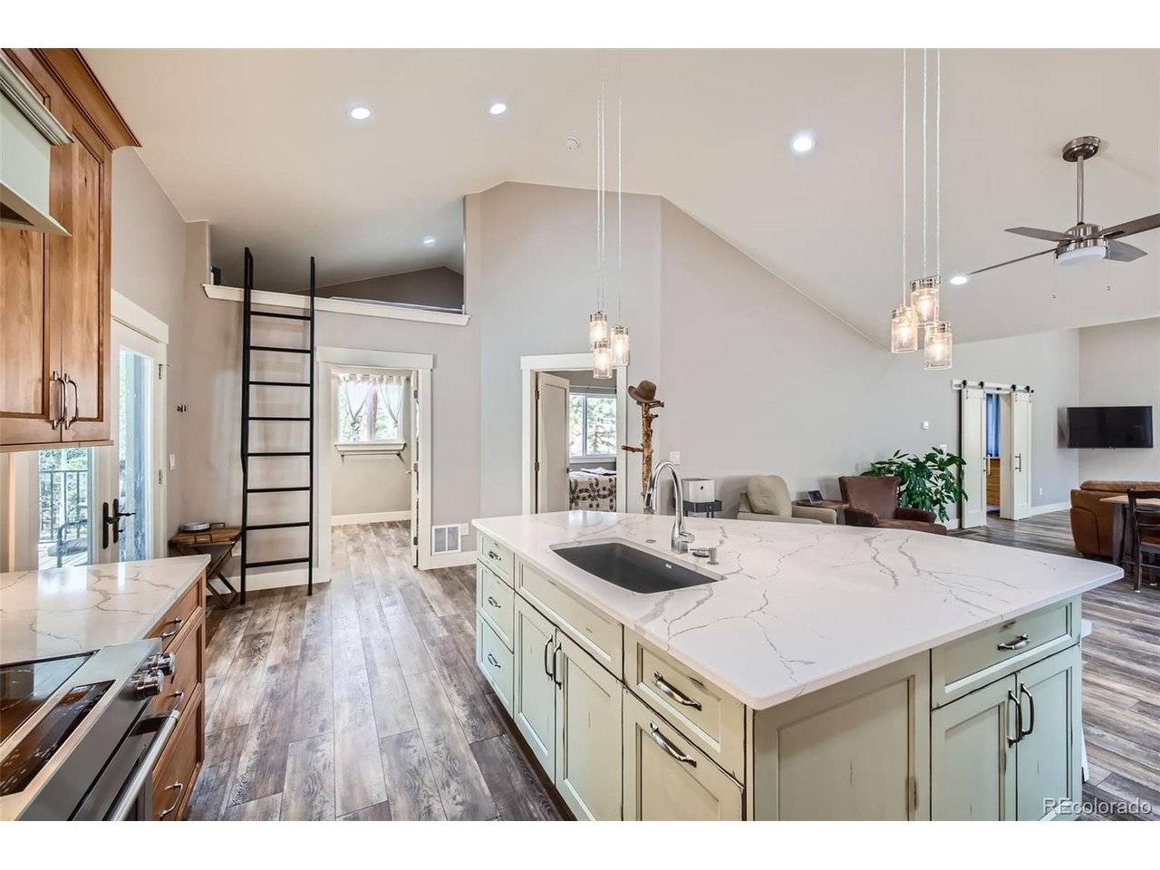 352 Peak View, Florissant, CO 80816