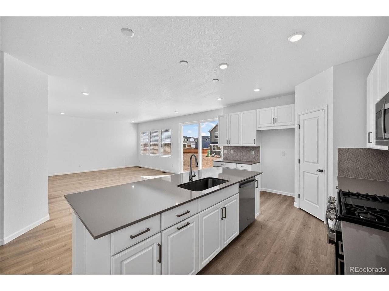 28450 E 4th, Watkins, CO 80137