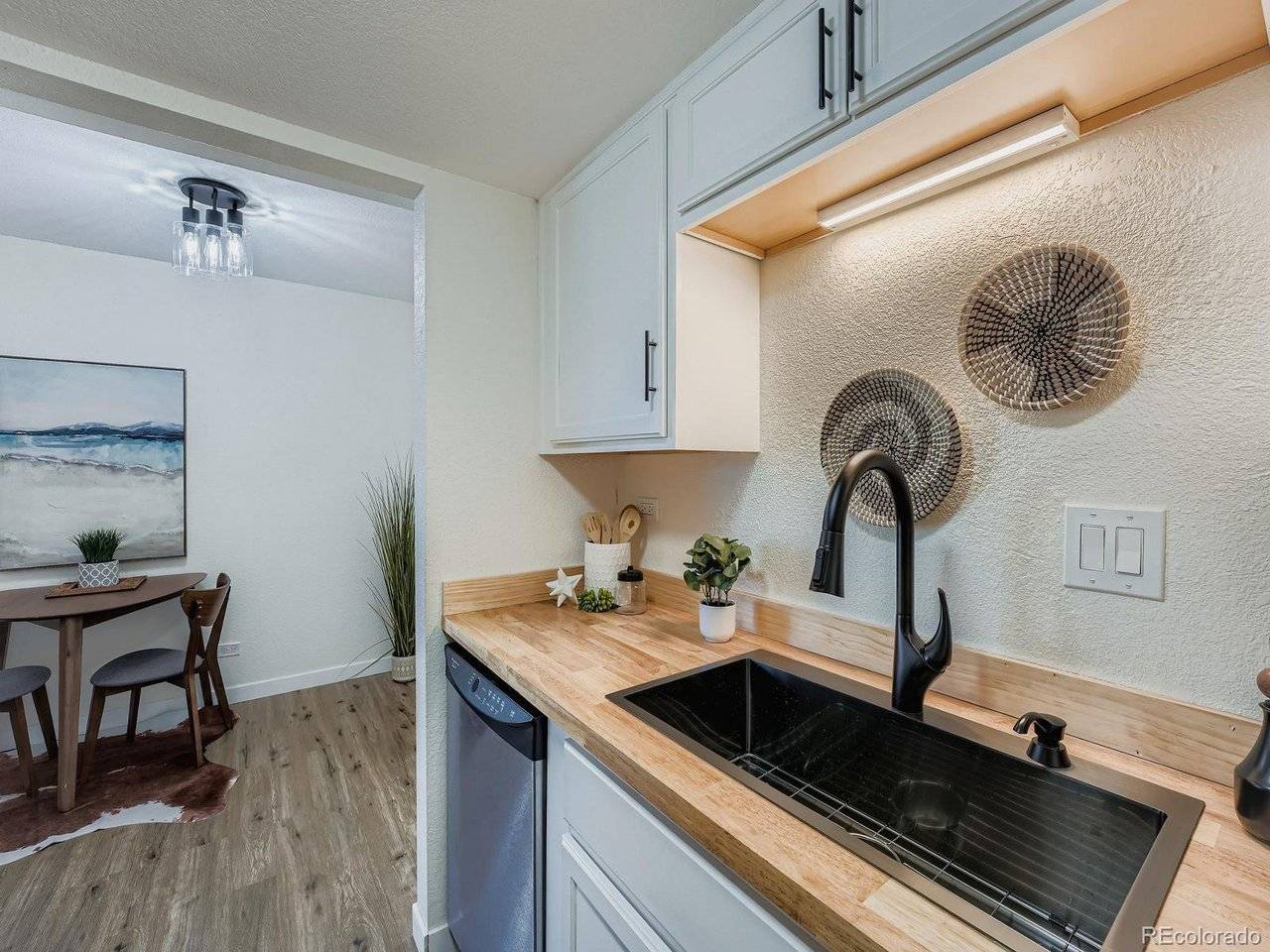 9230 E Girard #7, Denver, CO 80231