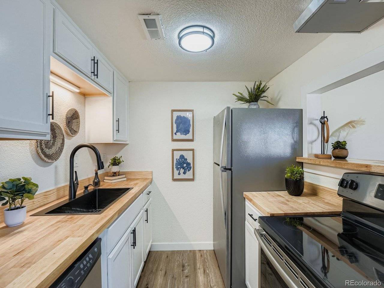 9230 E Girard #7, Denver, CO 80231