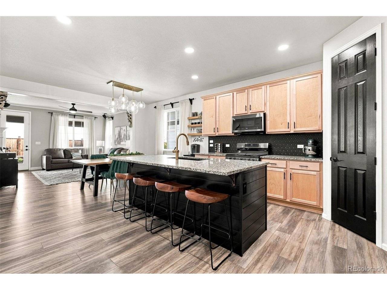 3943 White Leaf, Castle Rock, CO 80108