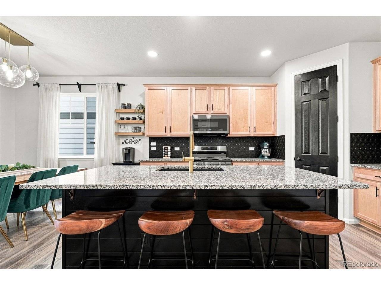 3943 White Leaf, Castle Rock, CO 80108