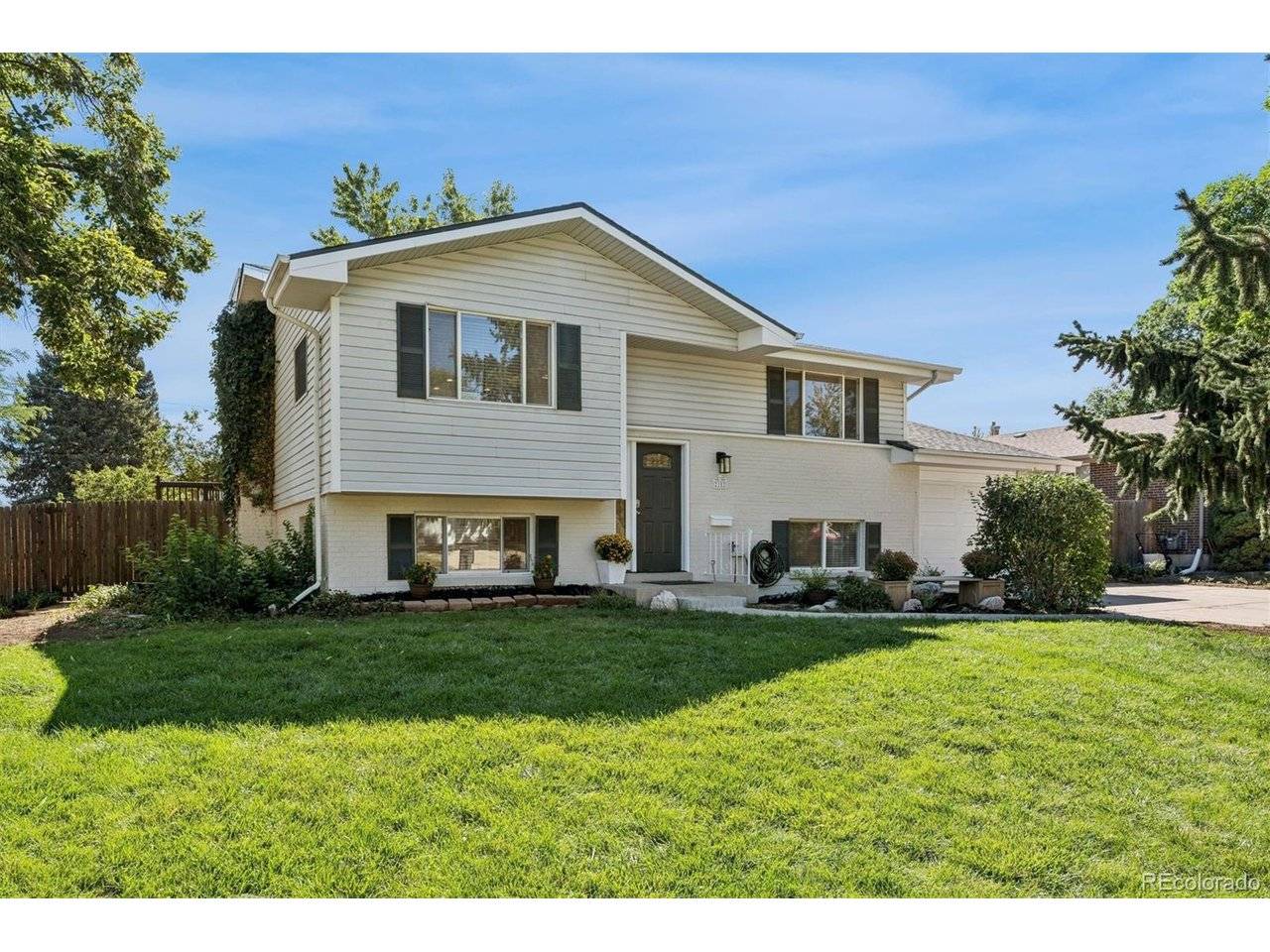 2102 S Brentwood, Lakewood, CO 80227