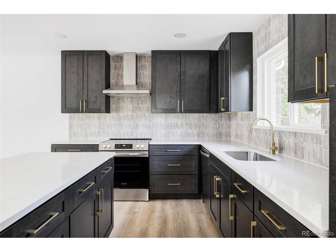 6325 W Portland, Littleton, CO 80128