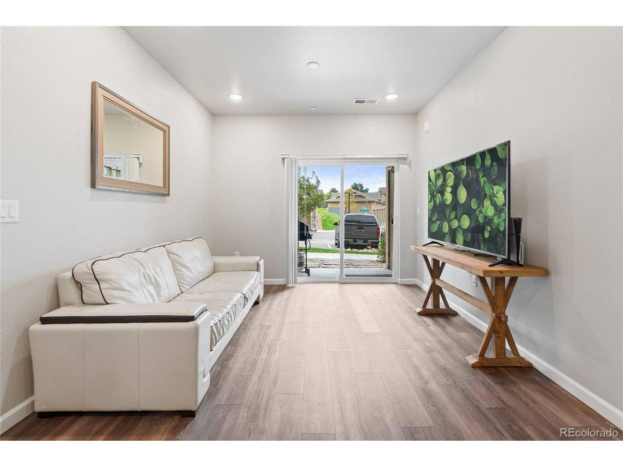 9962 W Victoria #102, Littleton, CO 80127