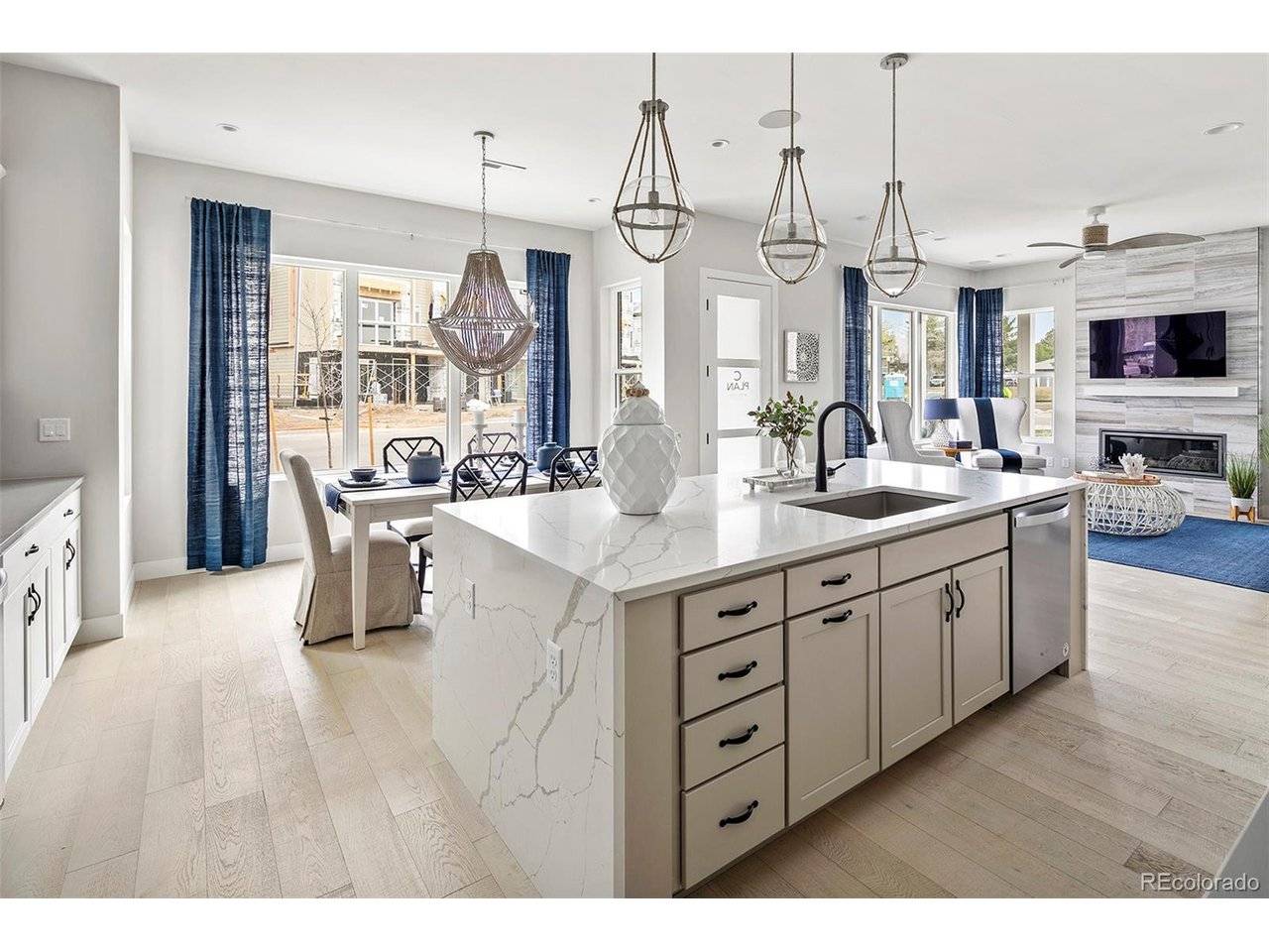 888 S Valentia #16-103, Denver, CO 80247