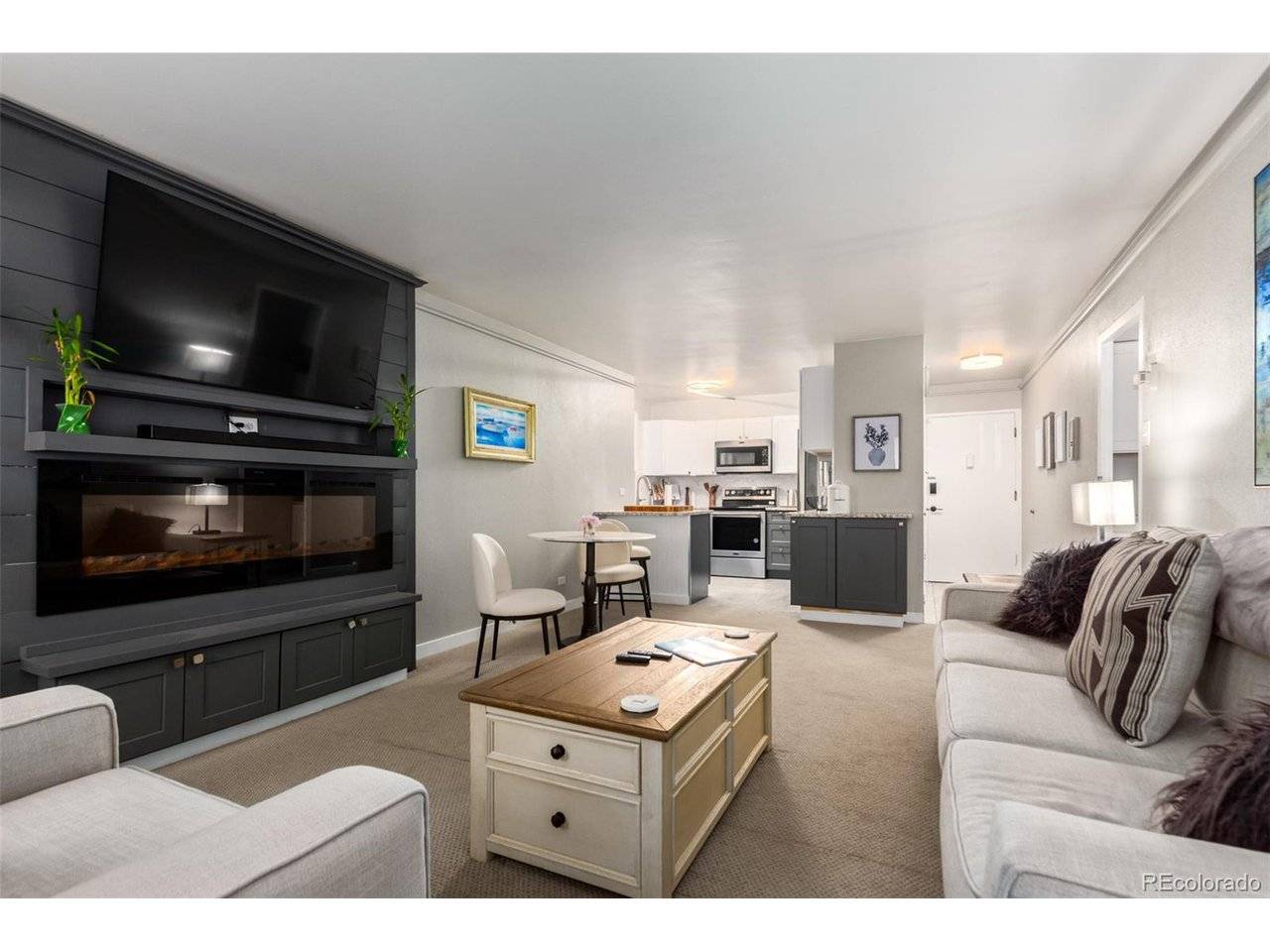888 N Logan #2F, Denver, CO 80203