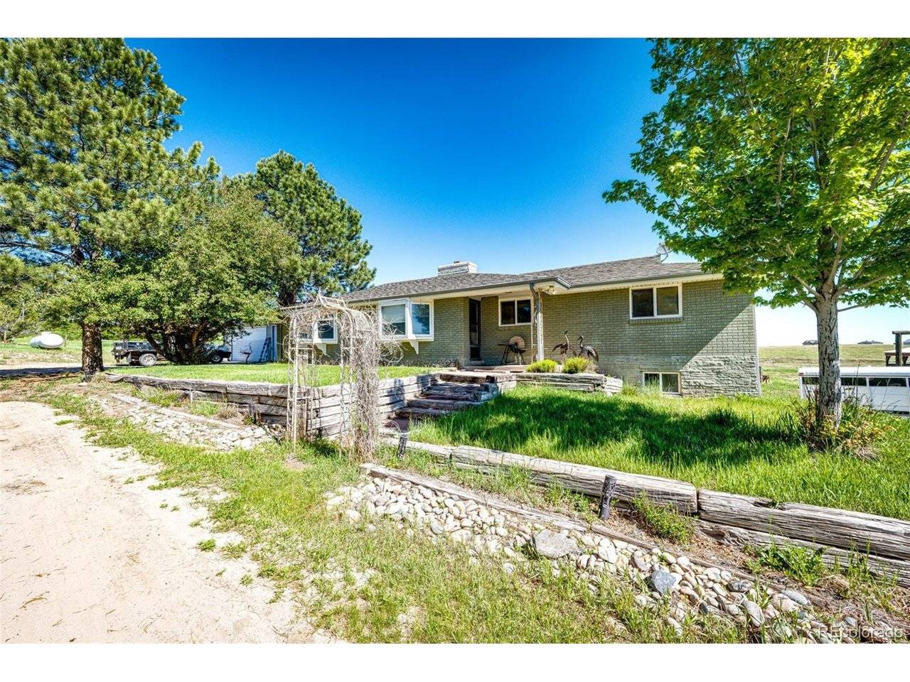 2487 Pinto, Elizabeth, CO 80107
