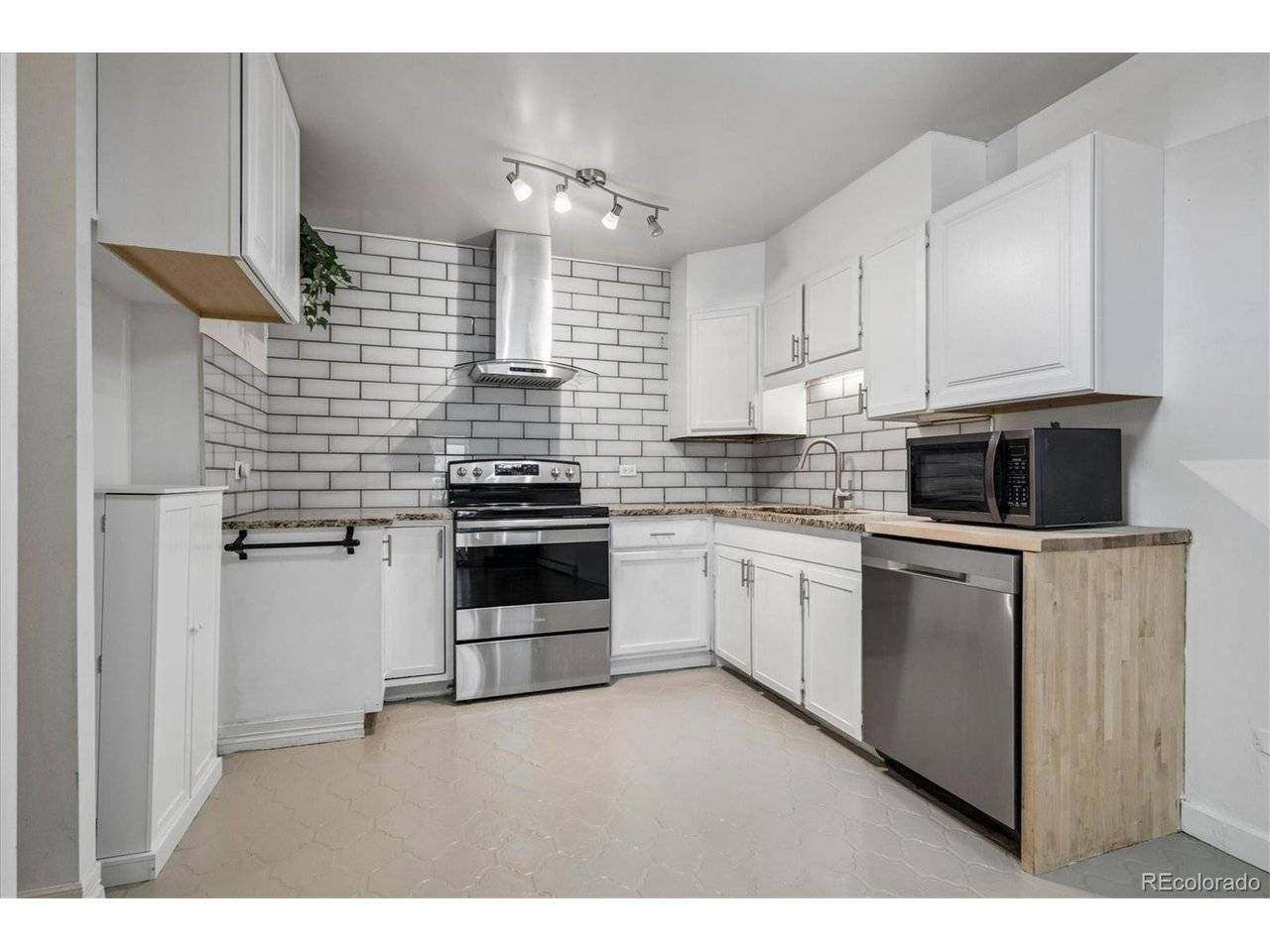 705 S Alton #6B, Denver, CO 80247