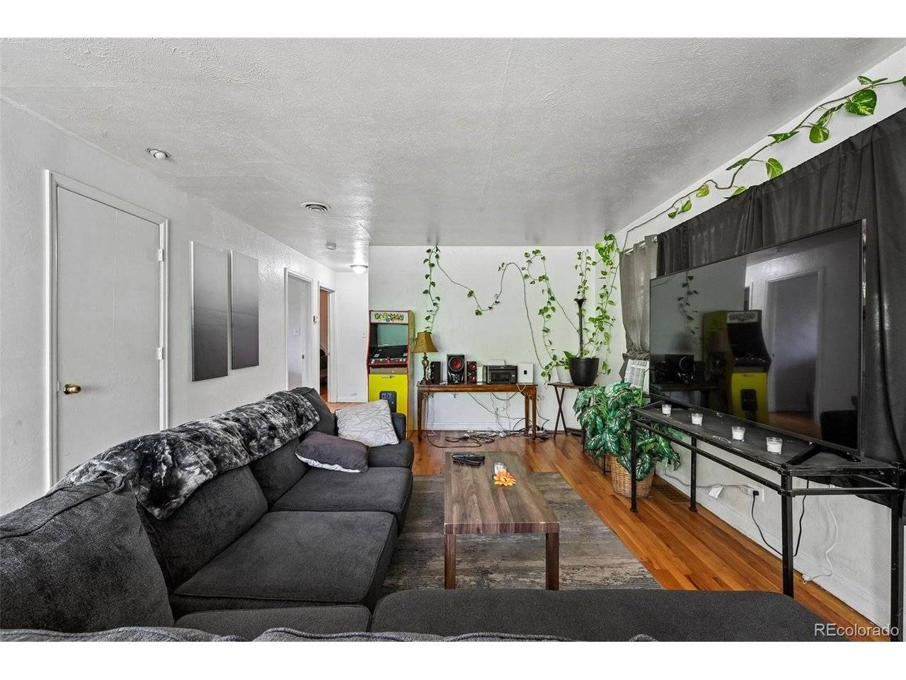 3831 S Knox, Denver, CO 80236