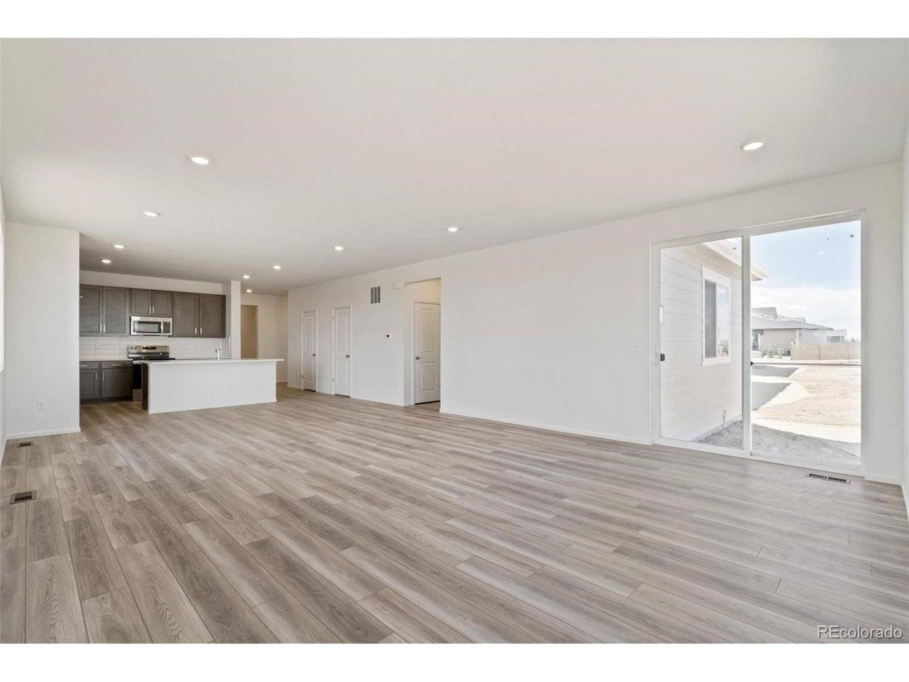 47409 Magnolia, Bennett, CO 80102