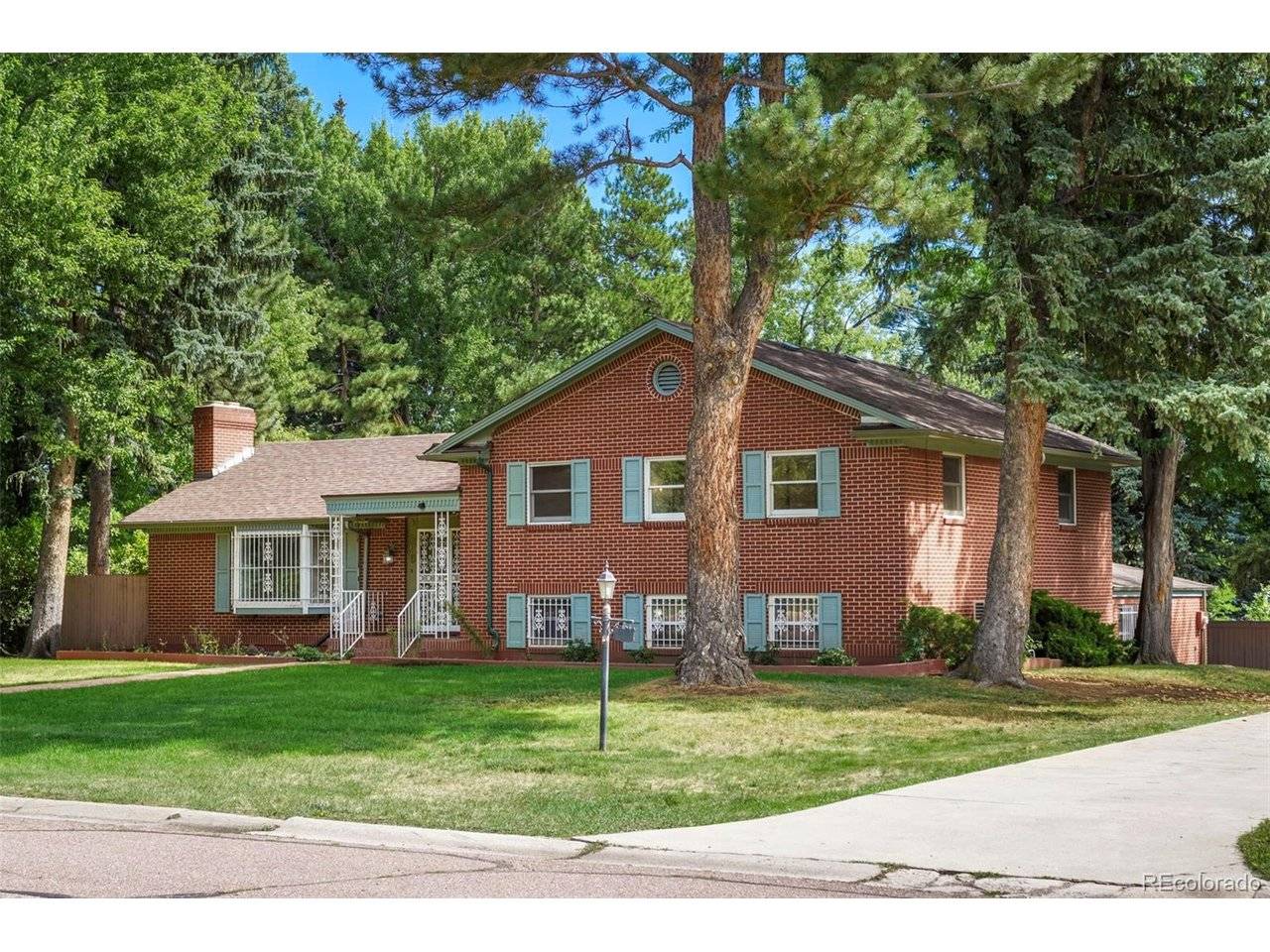 29 Briarwood, Colorado Springs, CO 80906