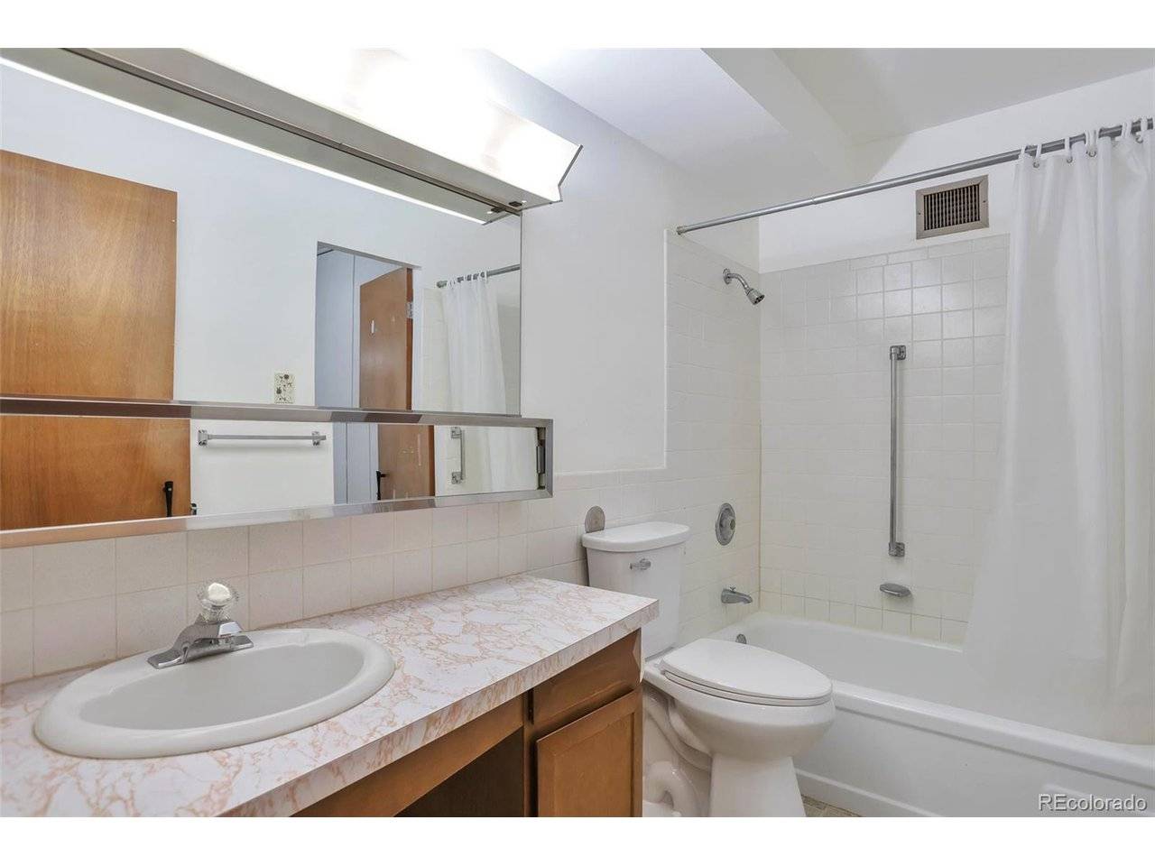 9340 E Center #8A, Denver, CO 80247