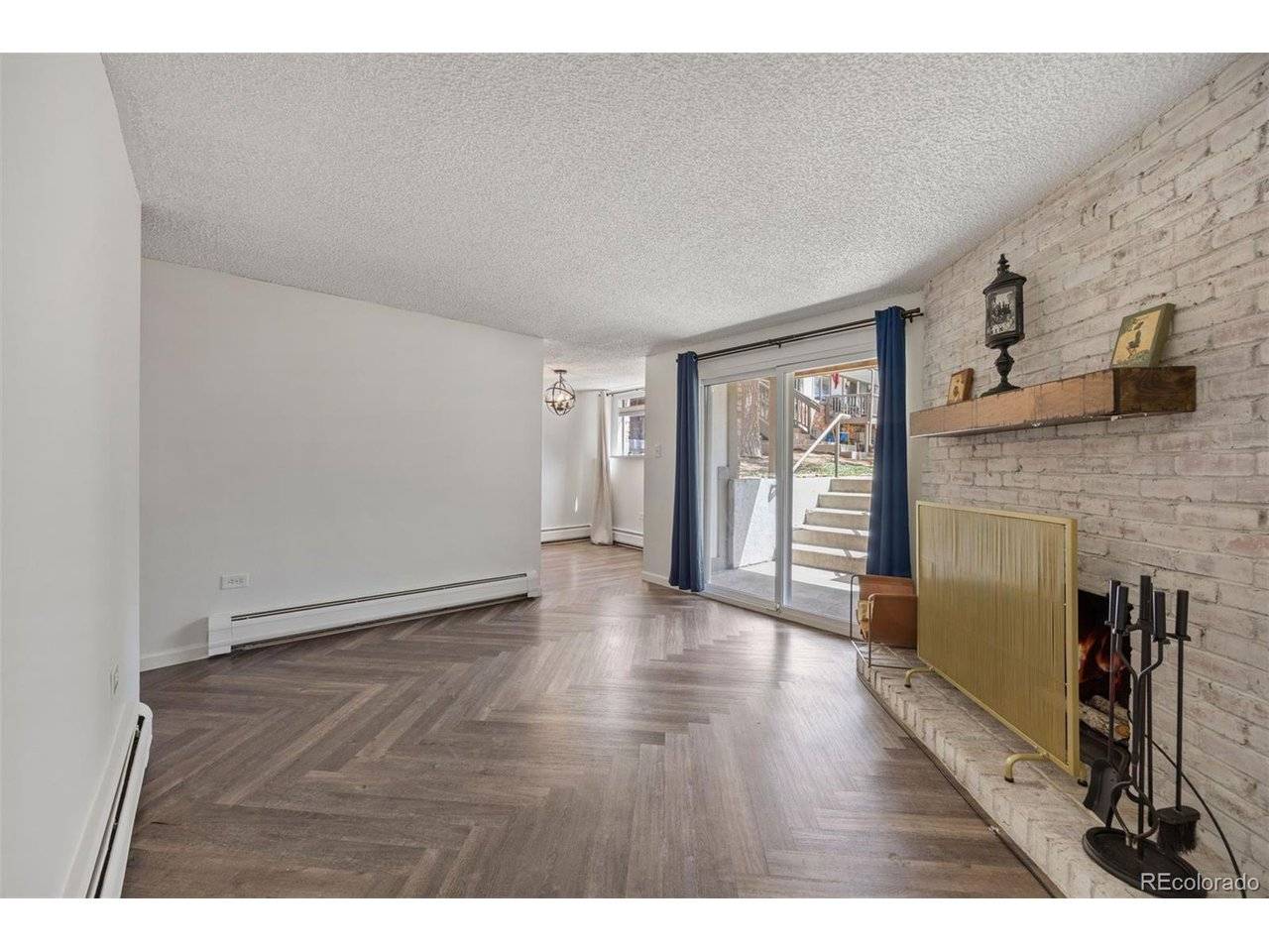 2700 S Holly #100, Denver, CO 80222
