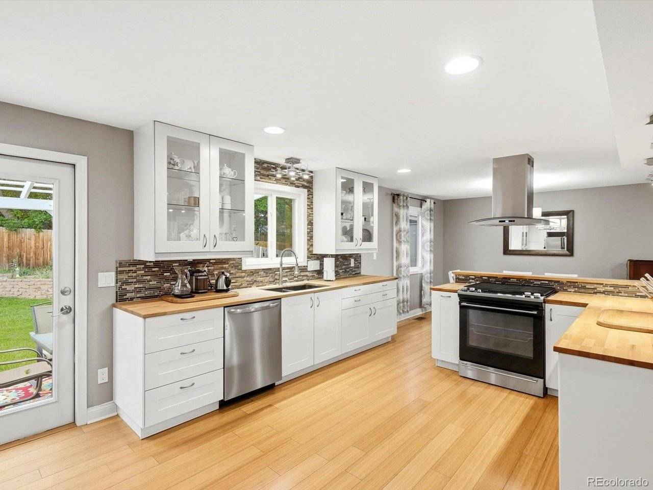 9105 W Bellwood, Denver, CO 80123