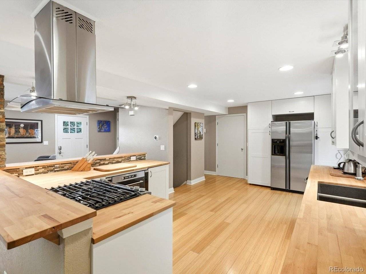 9105 W Bellwood, Denver, CO 80123