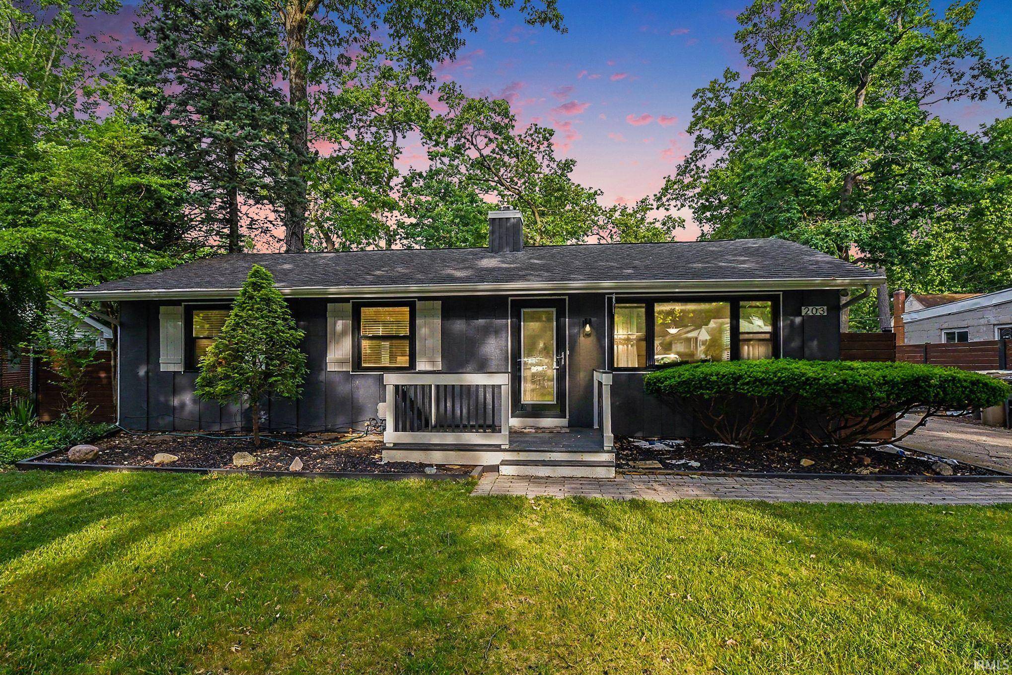 203 Wildemere DR, South Bend, IN 46615-3124