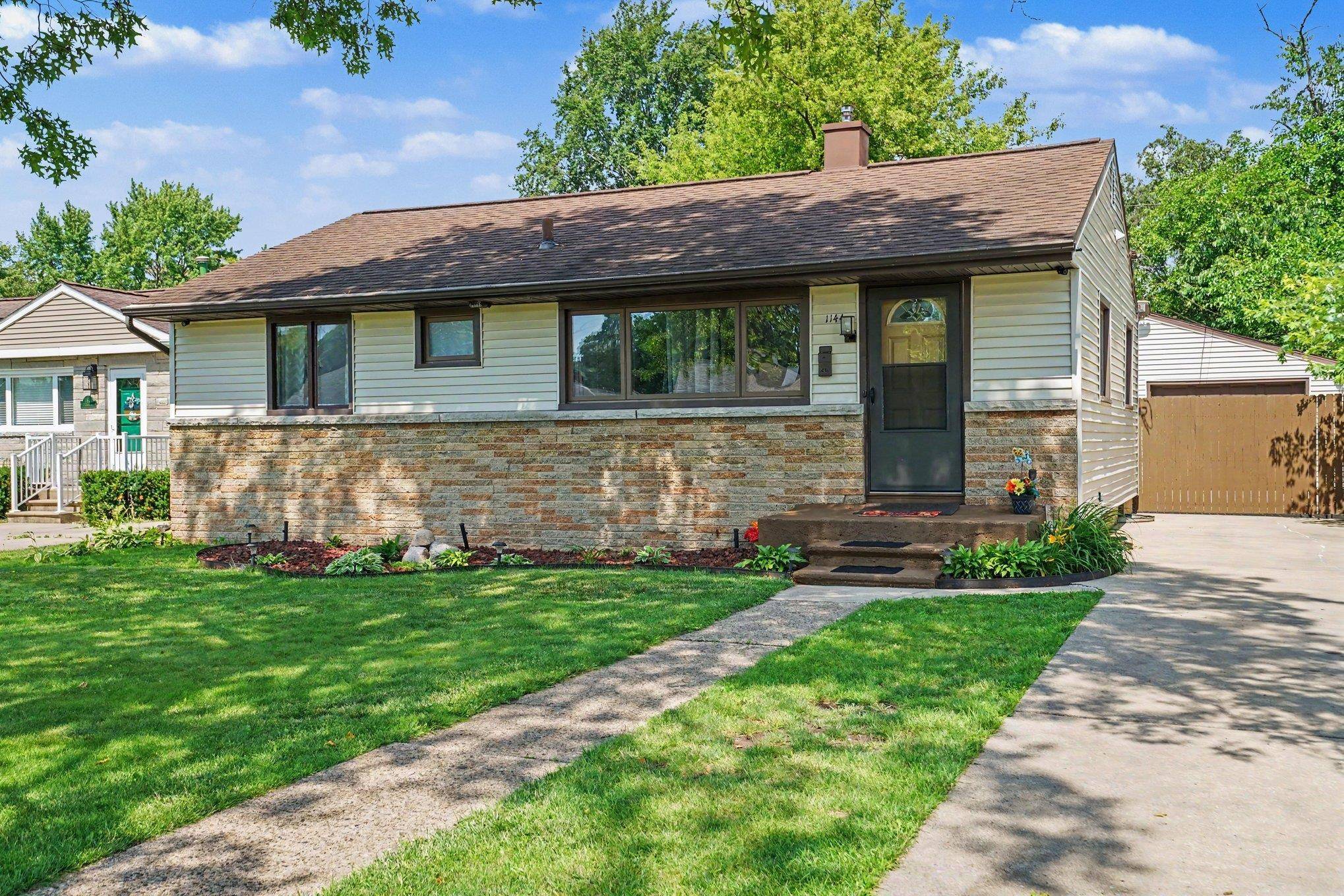 1144 Congress AVE, South Bend, IN 46615