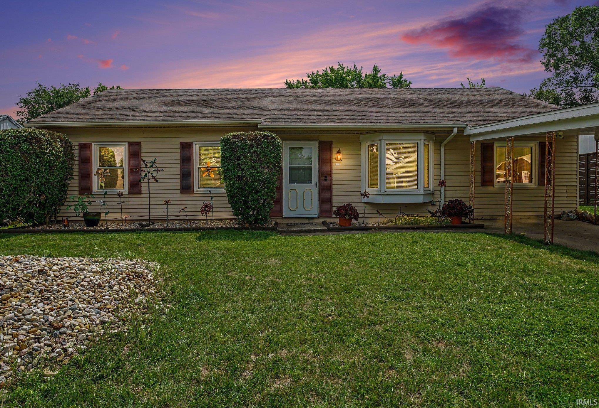 1348 Viking DR, South Bend, IN 46628-3839