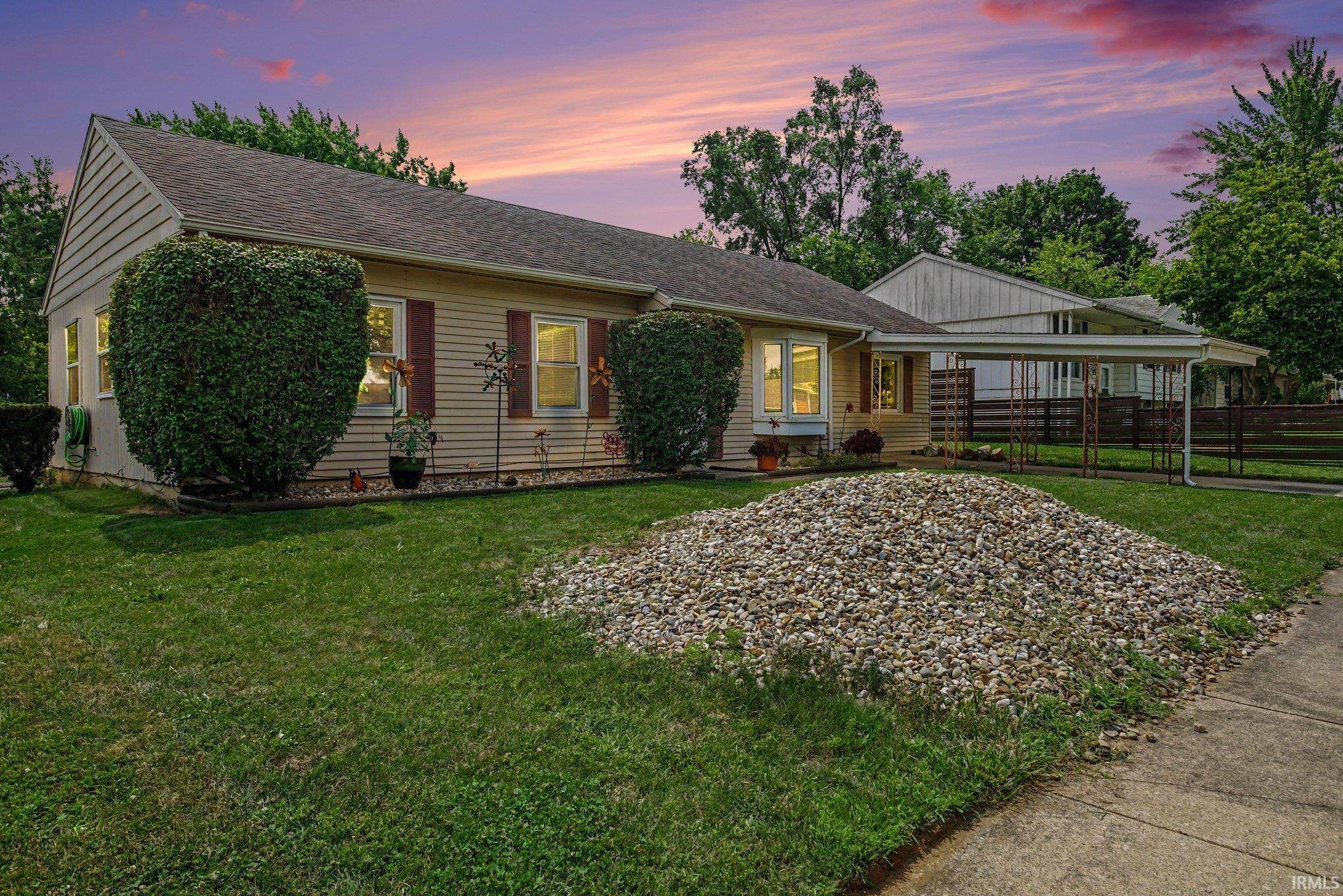 1348 Viking DR, South Bend, IN 46628-3839