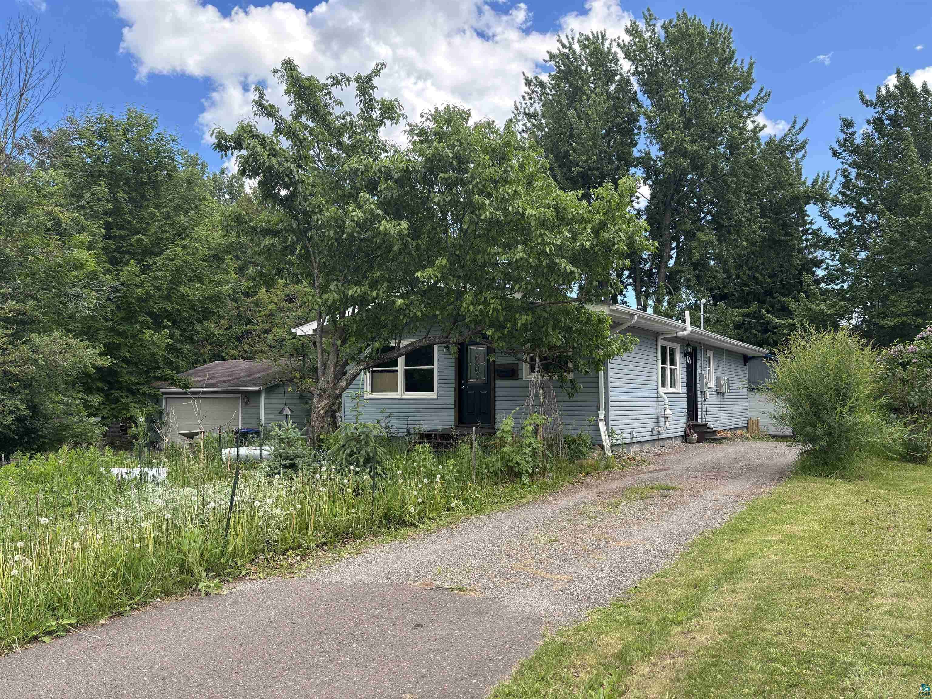 132 W Winona St, Duluth, MN 55803