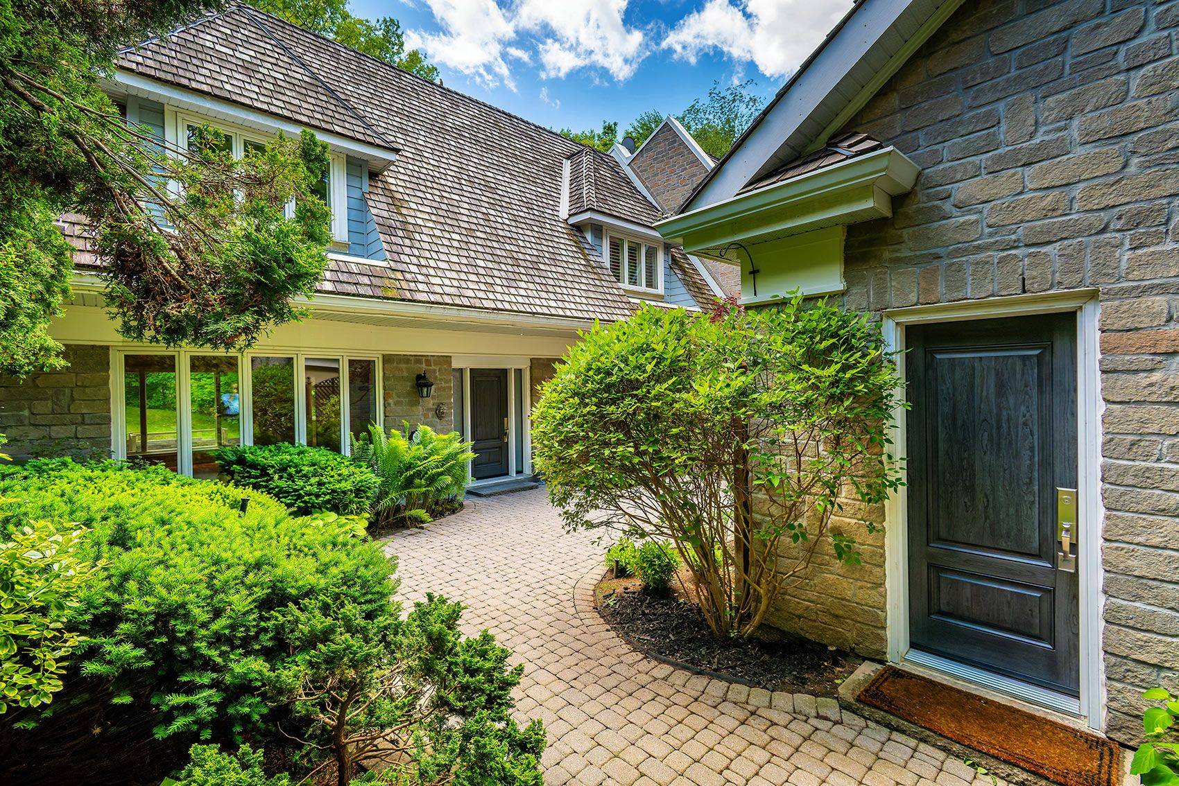 462 Beacon Hall DR, Aurora, ON L4G 0L3