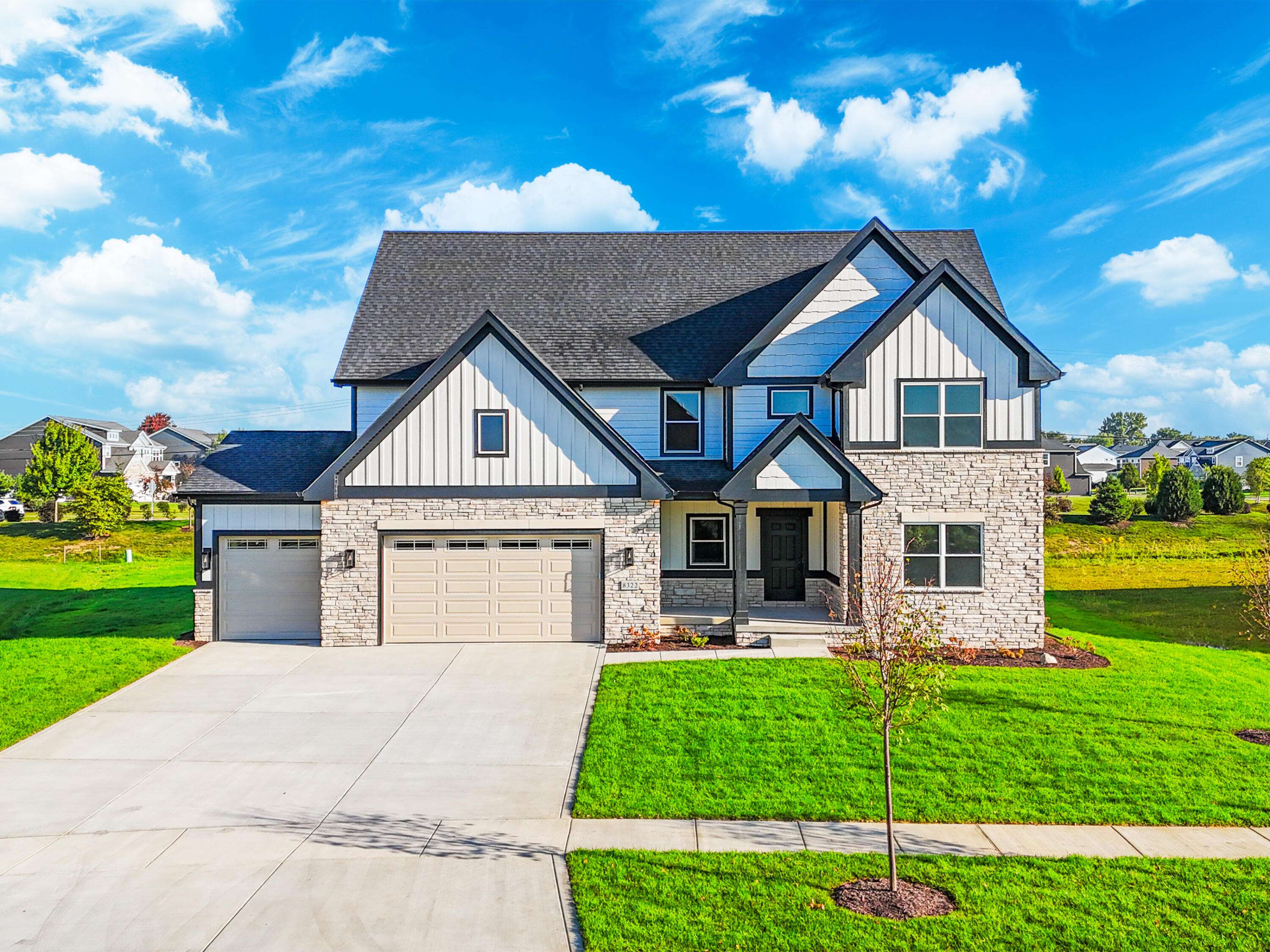 1855 Trailbrook DR, Valparaiso, IN 46385