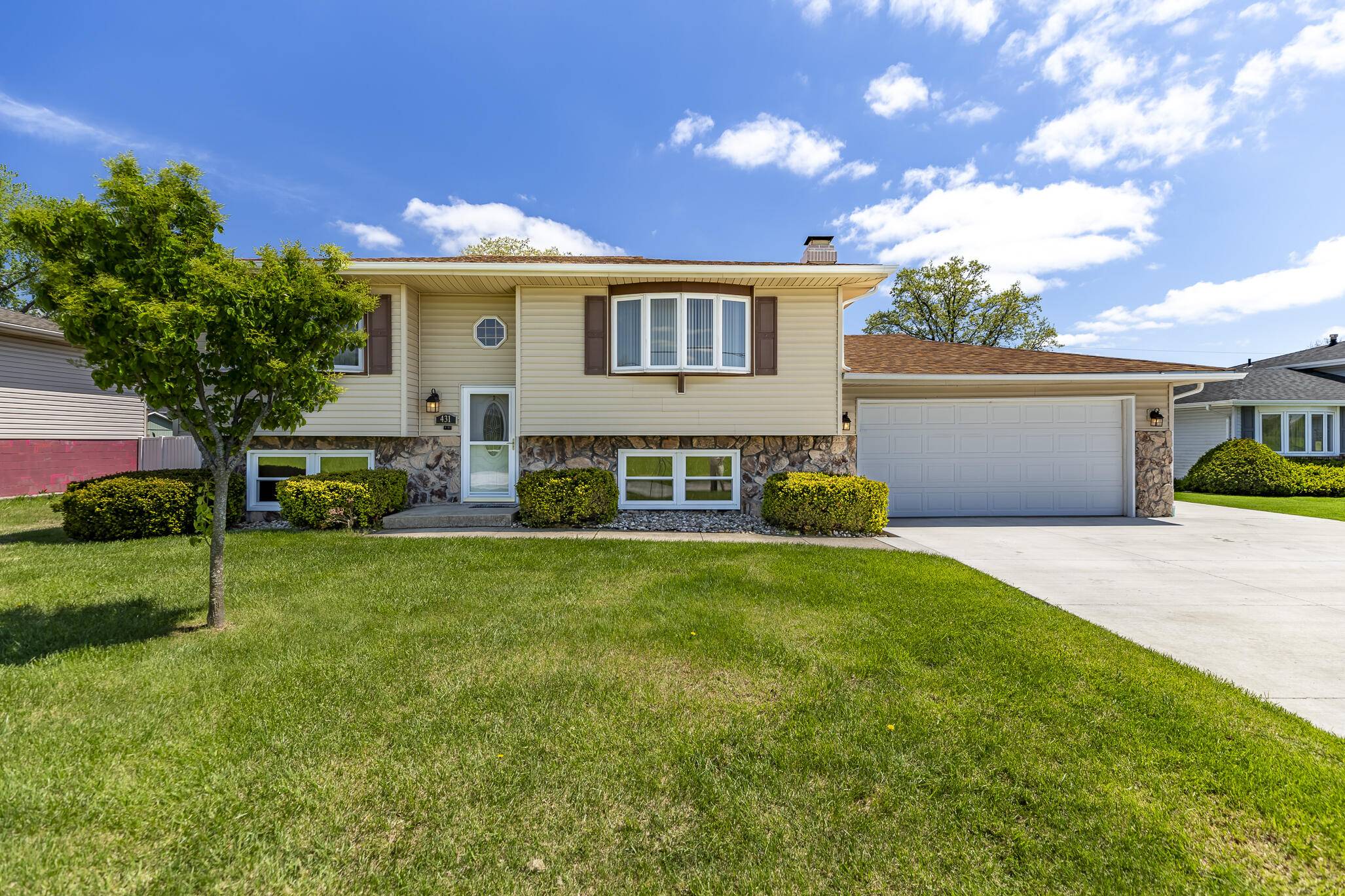 431 S Liverpool Road, Hobart, IN 46342