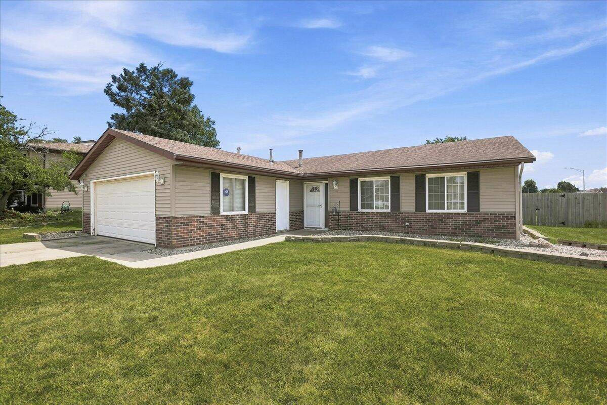 44 Ivy Lane, Dyer, IN 46311
