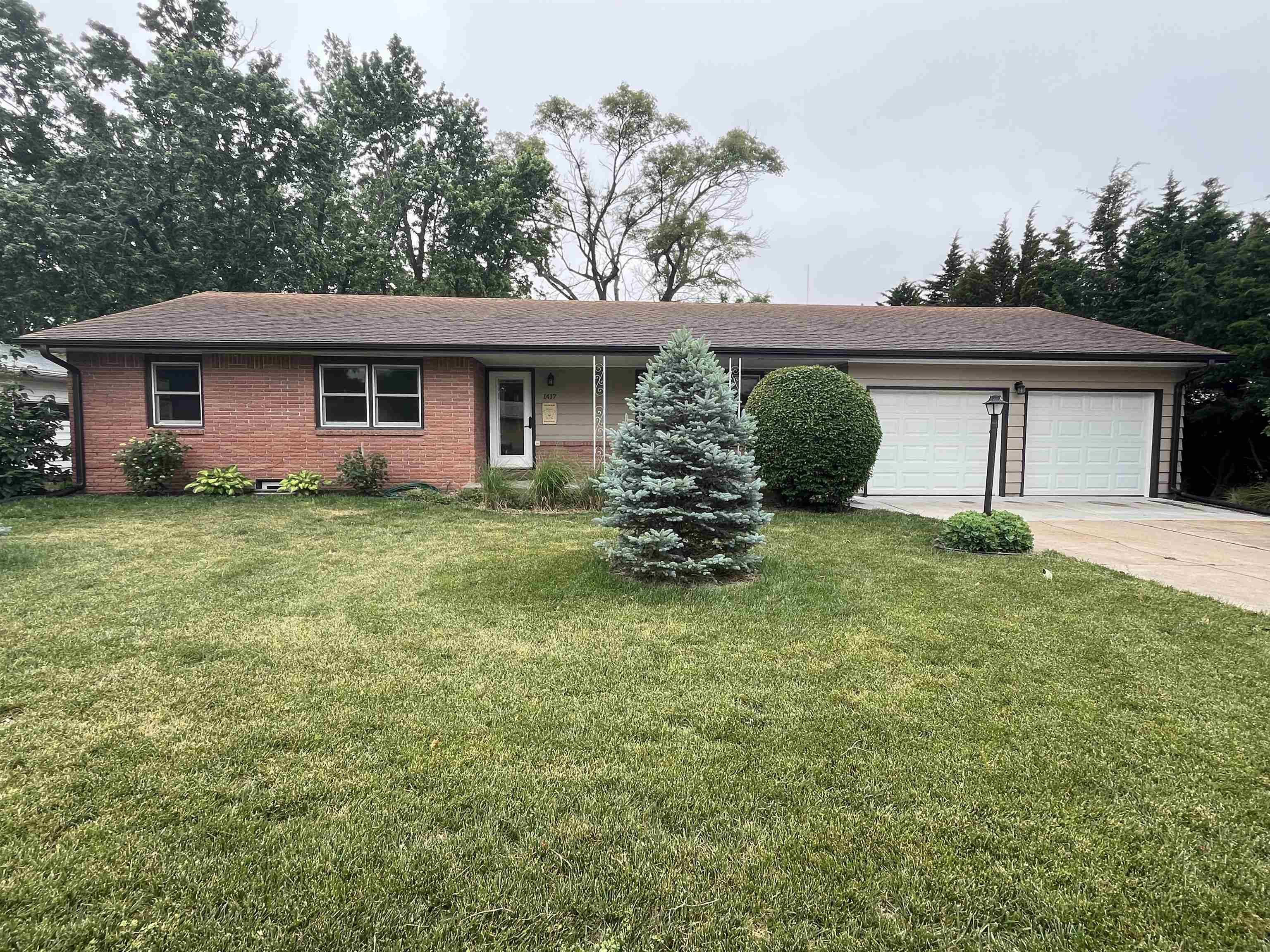 1417 W 6th St, Newton, KS 67114