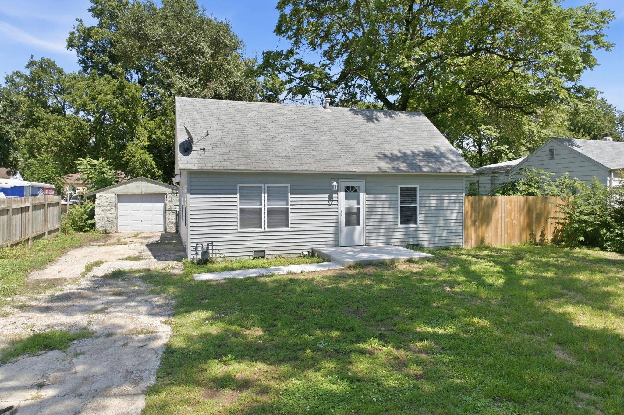 2416 S Pattie Ave, Wichita, KS 67216