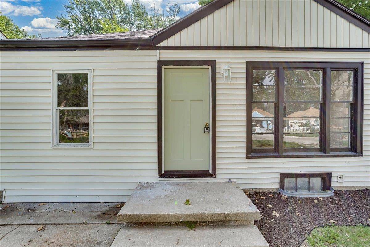 2342 S Mosley Ave, Wichita, KS 67211