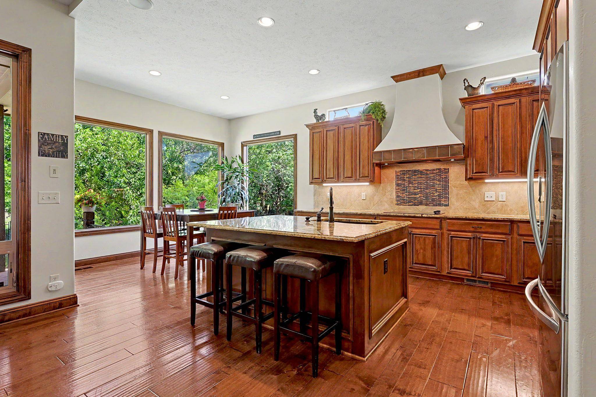 732 N Deerfield Cir, Andover, KS 67002