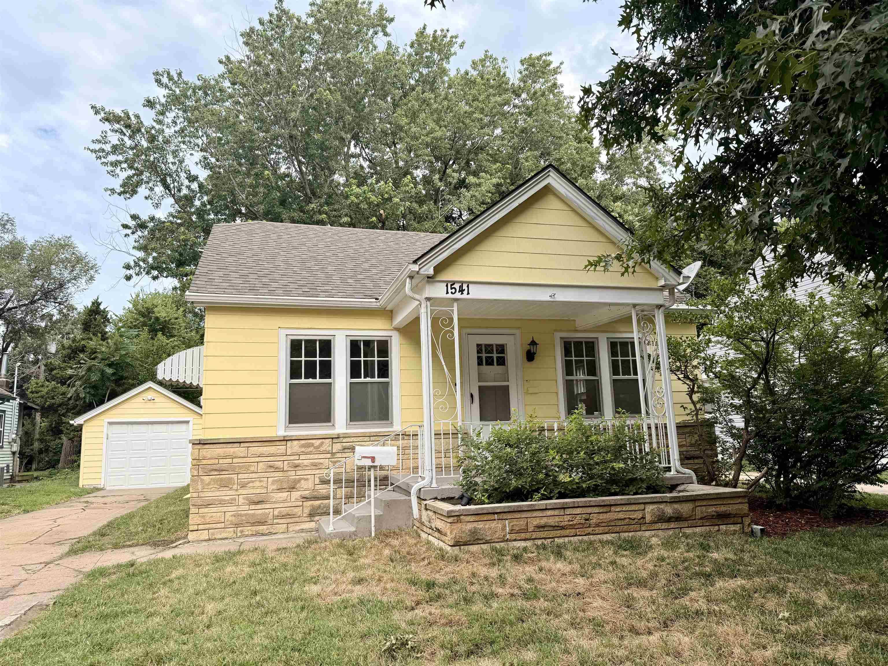 1541 N Woodland Ave, Wichita, KS 67203
