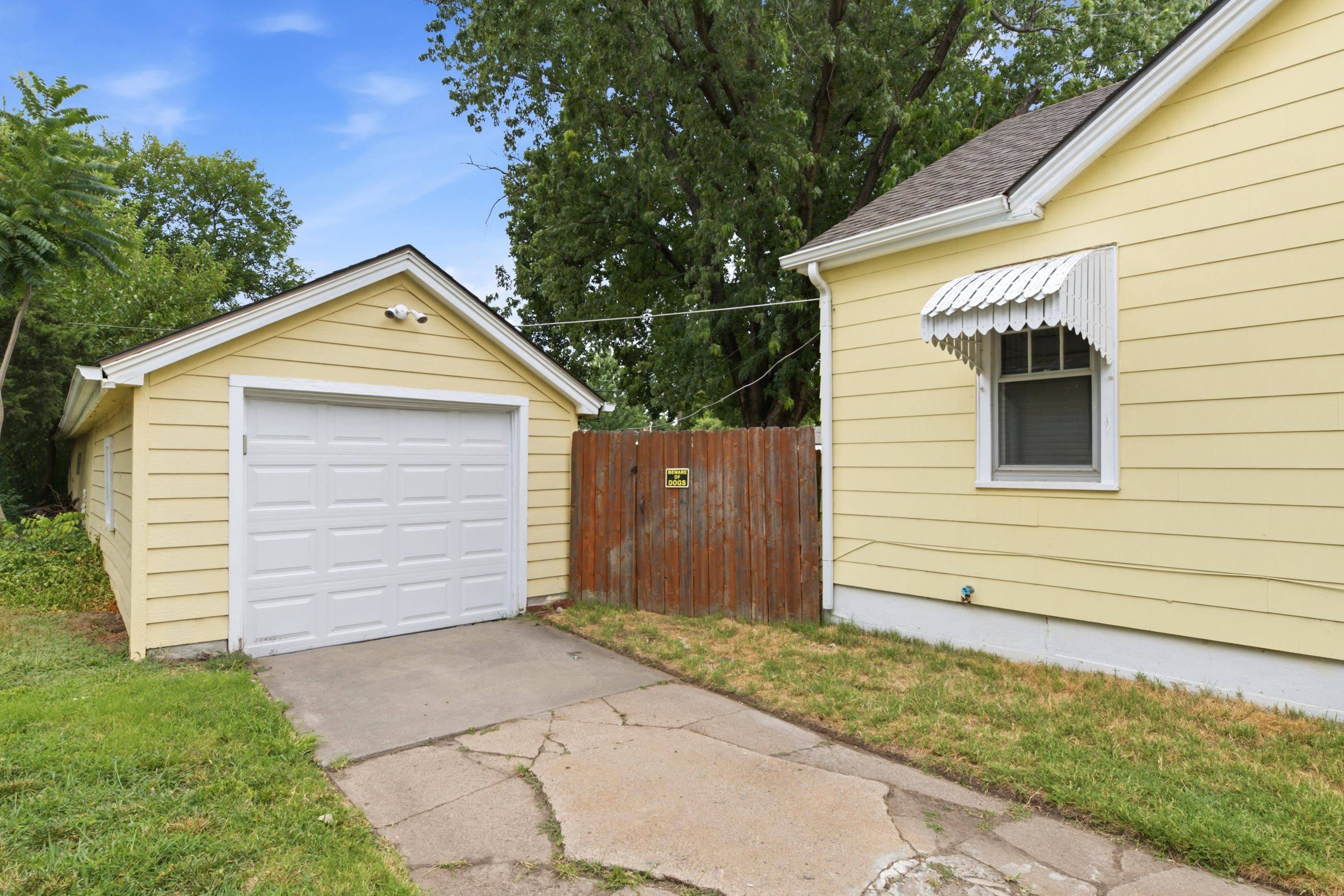 1541 N Woodland Ave, Wichita, KS 67203